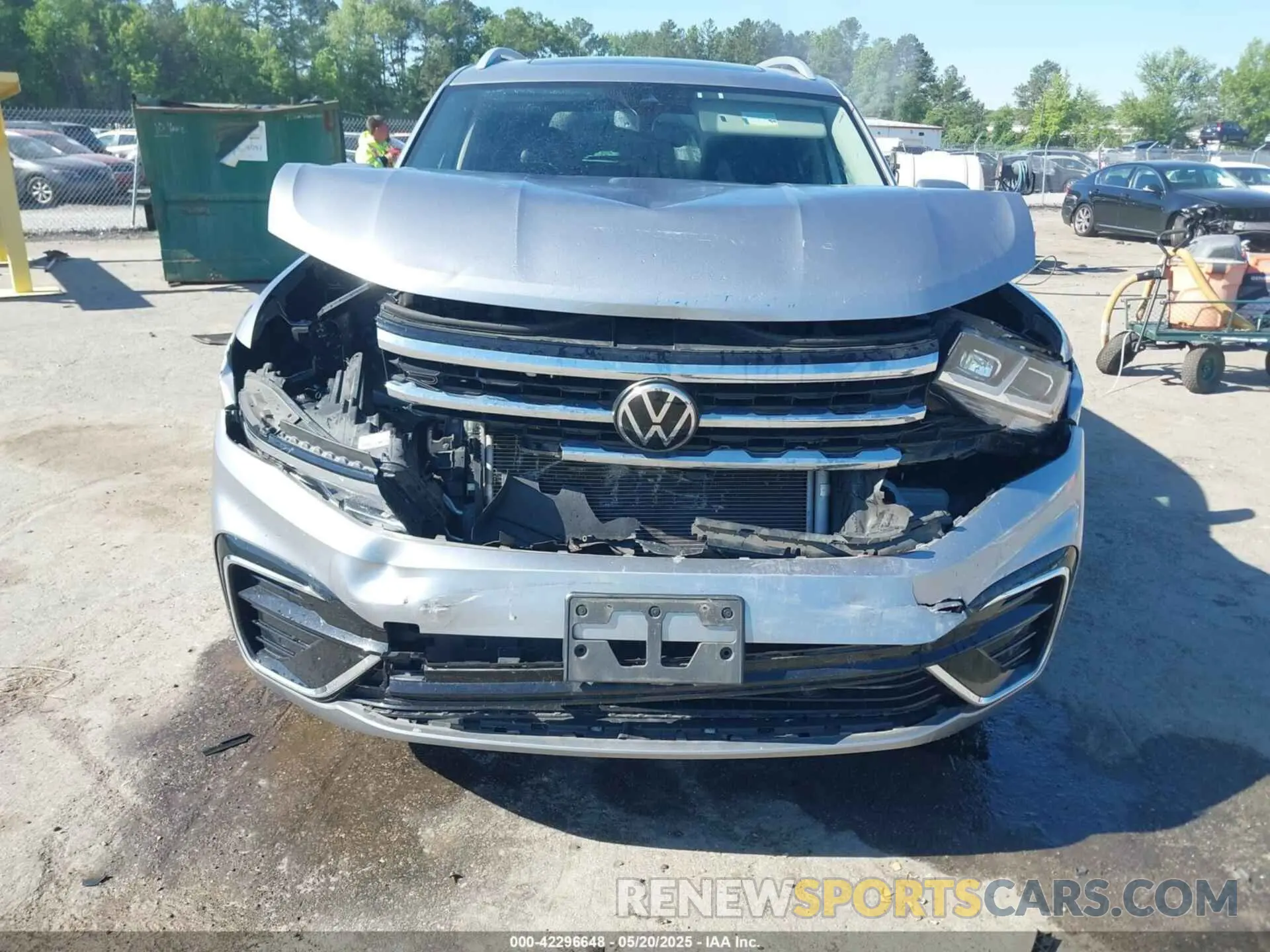 6 Photograph of a damaged car 1V2FR2CA0NC525483 VOLKSWAGEN ATLAS 2022