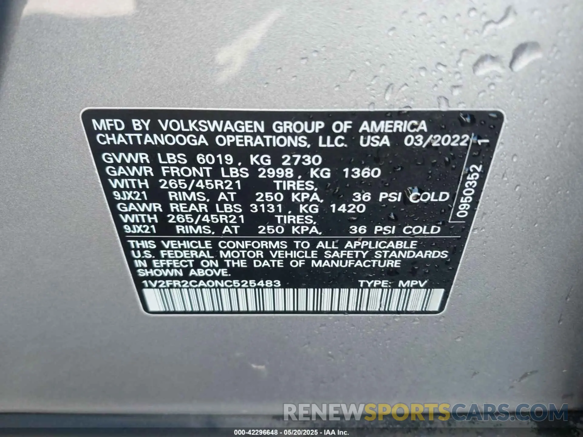 9 Photograph of a damaged car 1V2FR2CA0NC525483 VOLKSWAGEN ATLAS 2022