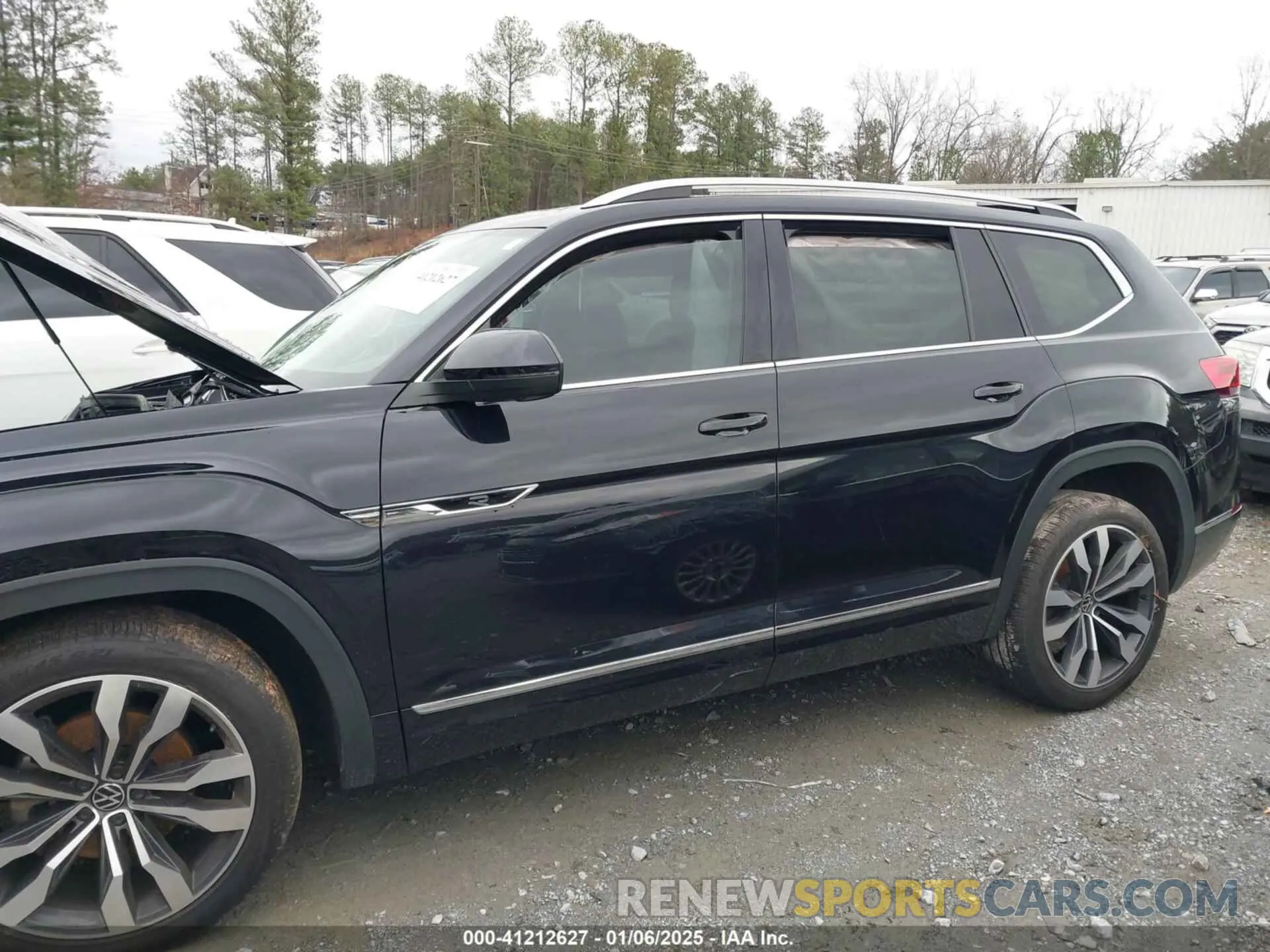 13 Photograph of a damaged car 1V2FR2CA0NC551128 VOLKSWAGEN ATLAS 2022