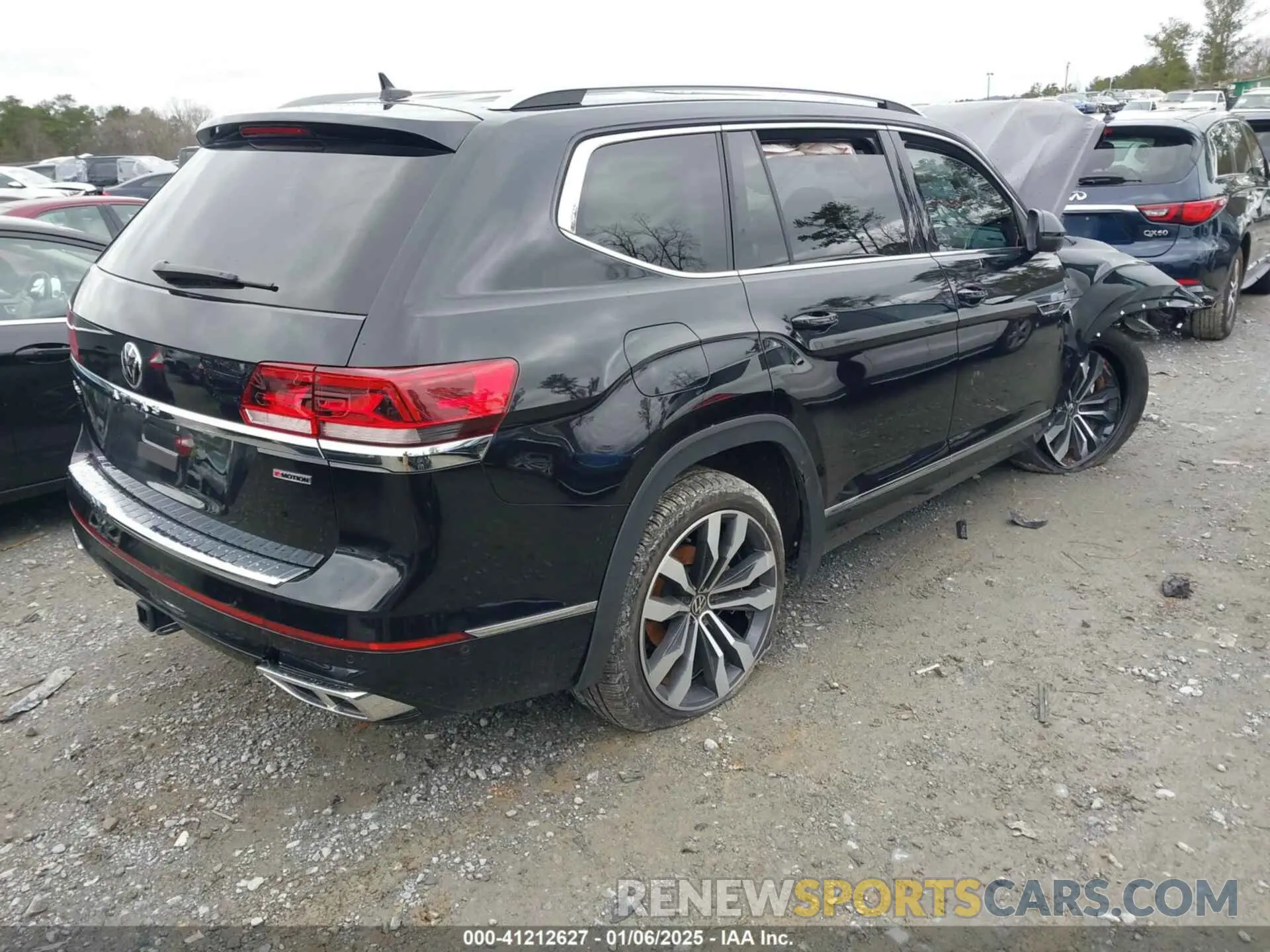 4 Photograph of a damaged car 1V2FR2CA0NC551128 VOLKSWAGEN ATLAS 2022