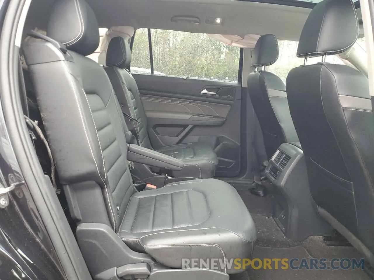 10 Photograph of a damaged car 1V2FR2CA3NC515322 VOLKSWAGEN ATLAS 2022