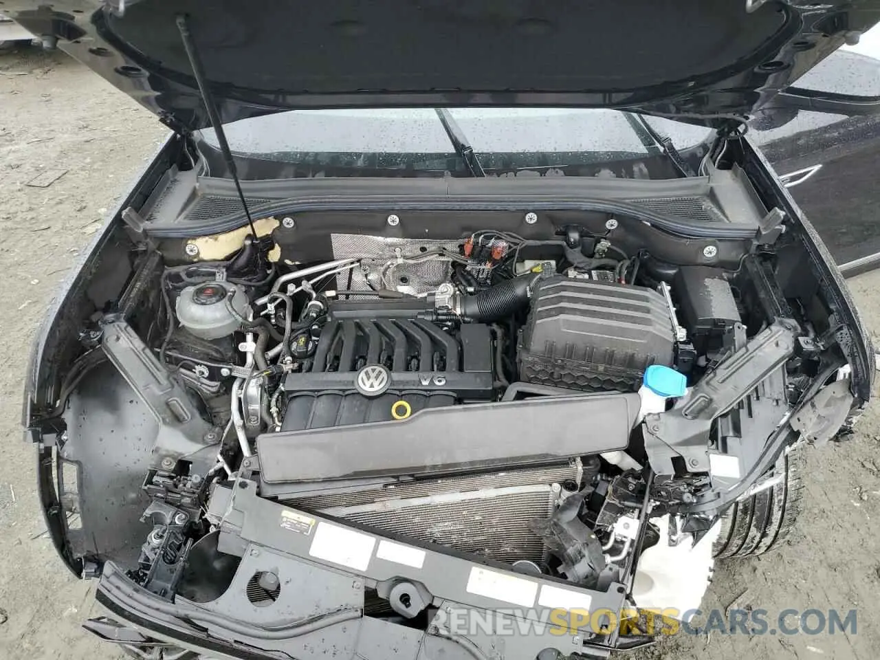 11 Photograph of a damaged car 1V2FR2CA3NC515322 VOLKSWAGEN ATLAS 2022