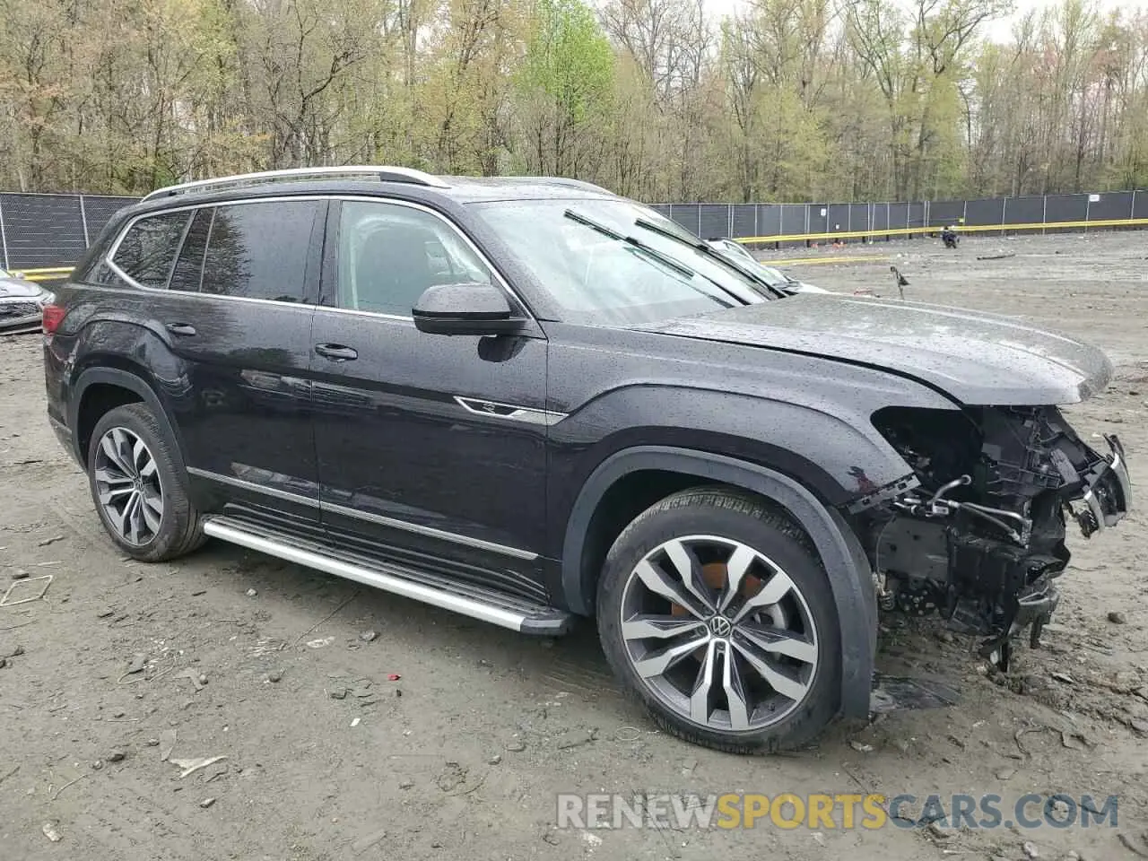 4 Photograph of a damaged car 1V2FR2CA3NC515322 VOLKSWAGEN ATLAS 2022