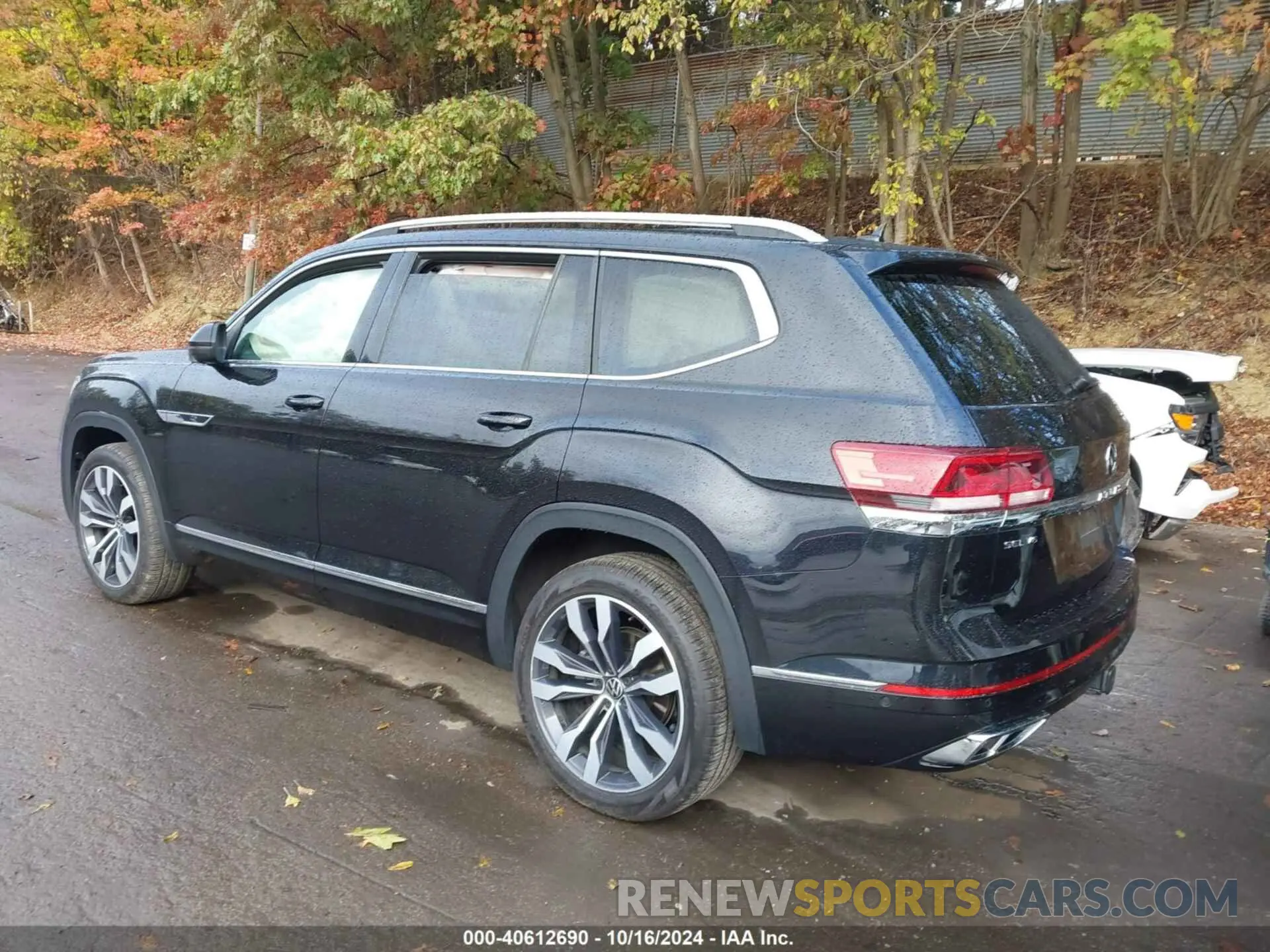 3 Photograph of a damaged car 1V2FR2CA3NC541015 VOLKSWAGEN ATLAS 2022