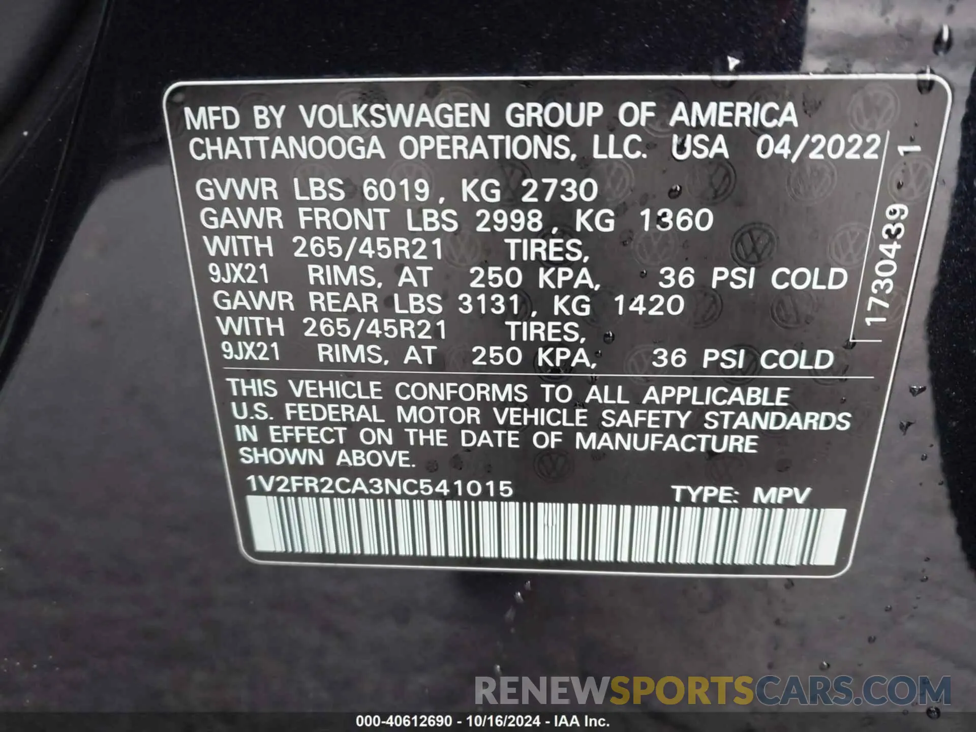 9 Photograph of a damaged car 1V2FR2CA3NC541015 VOLKSWAGEN ATLAS 2022
