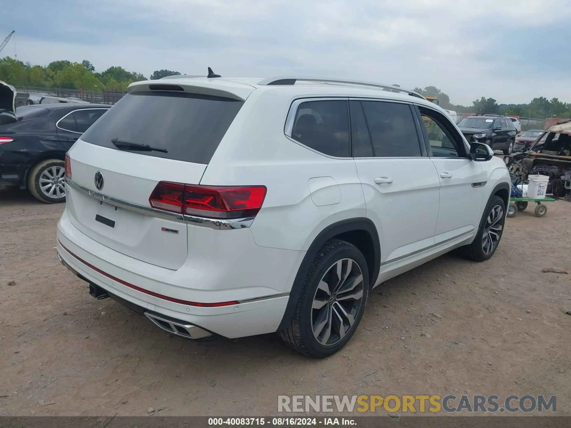 4 Photograph of a damaged car 1V2FR2CA8NC522959 VOLKSWAGEN ATLAS 2022