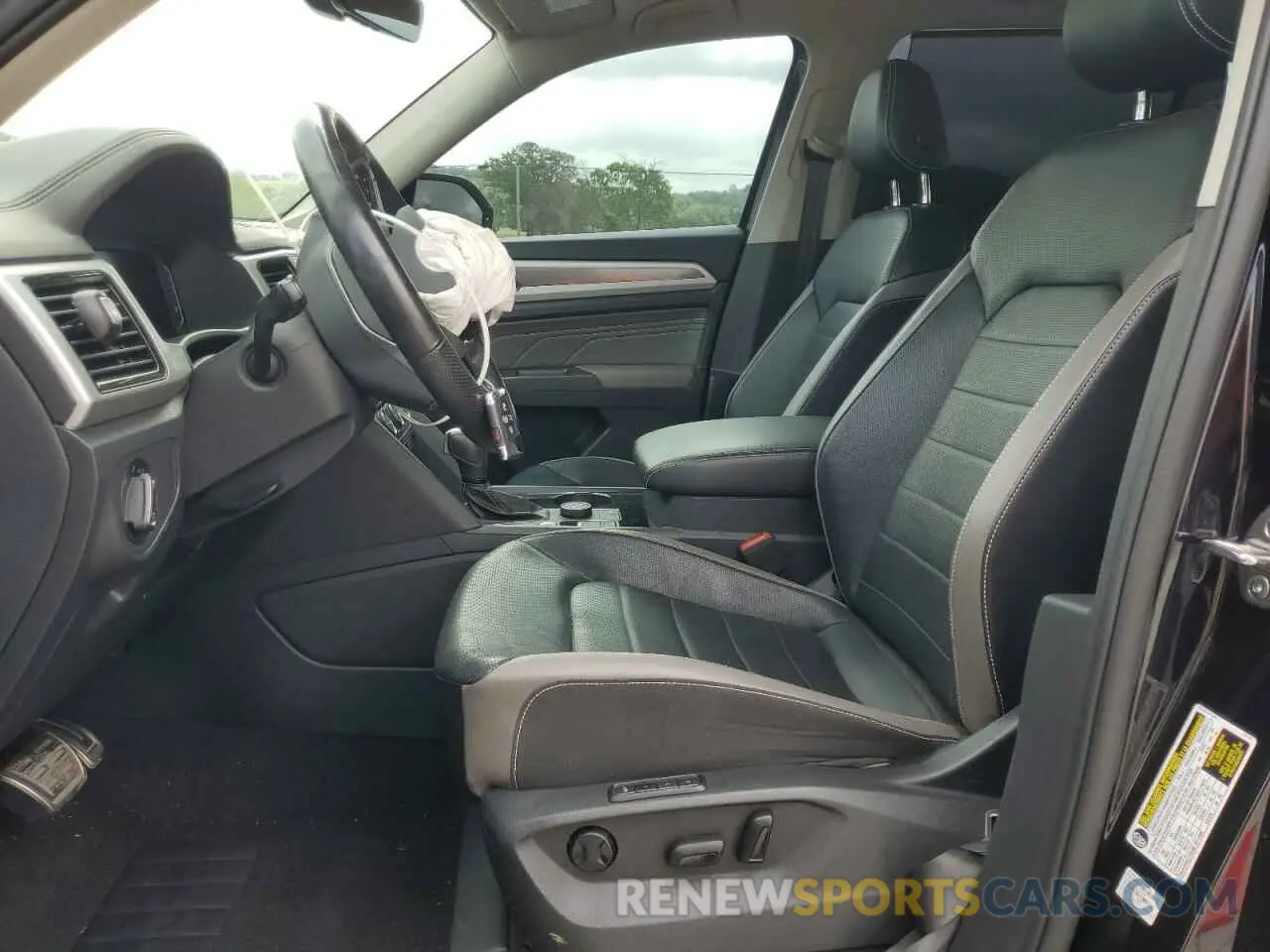 7 Photograph of a damaged car 1V2FR2CAXNC532621 VOLKSWAGEN ATLAS 2022