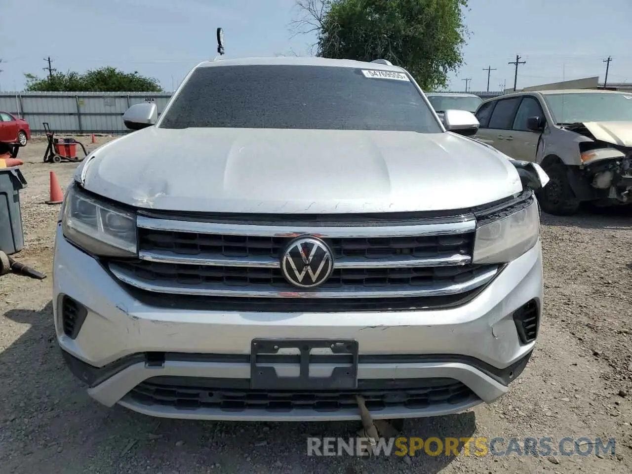 5 Photograph of a damaged car 1V2HE2CA1NC221308 VOLKSWAGEN ATLAS 2022