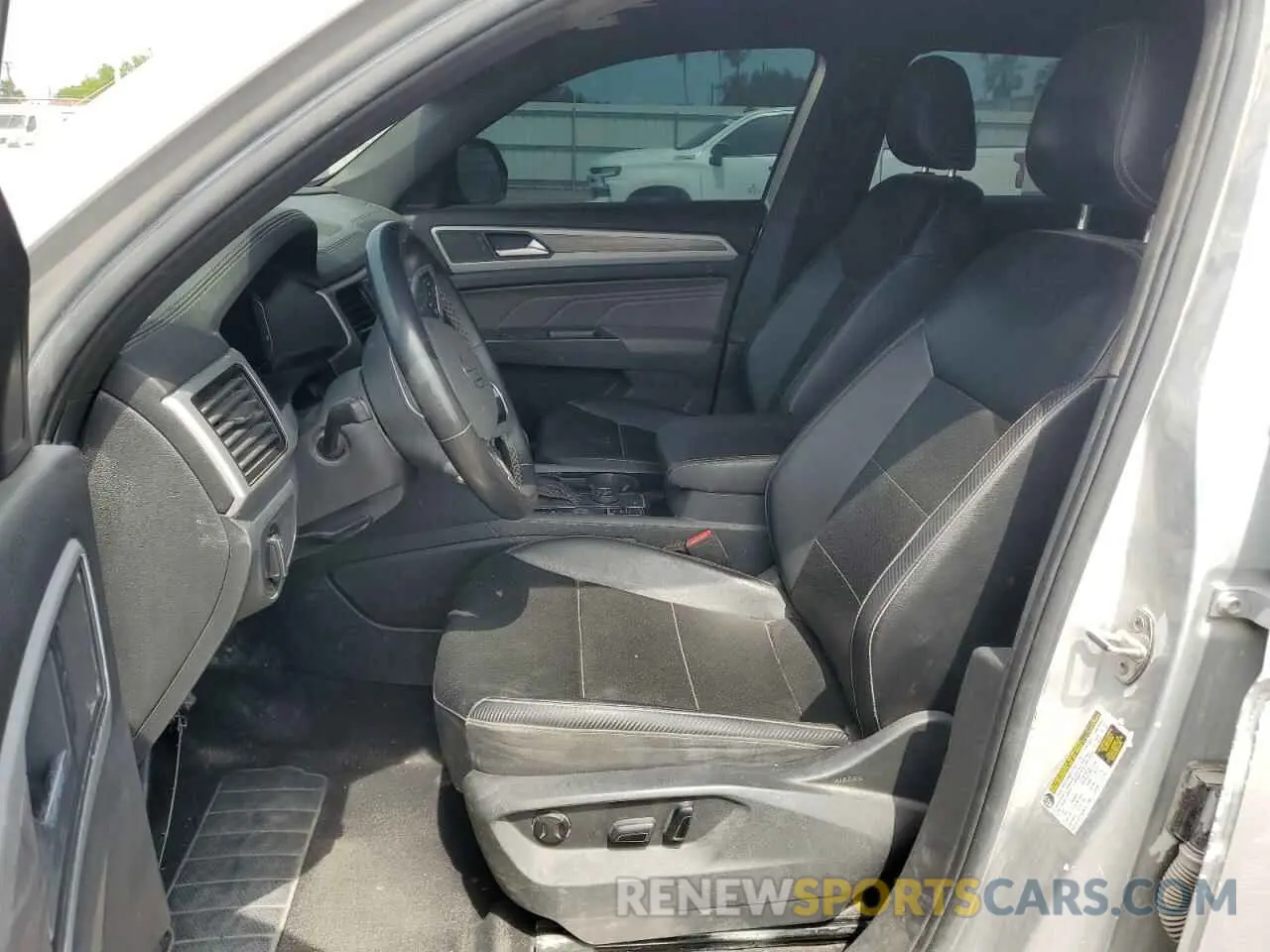 7 Photograph of a damaged car 1V2HE2CA1NC221308 VOLKSWAGEN ATLAS 2022