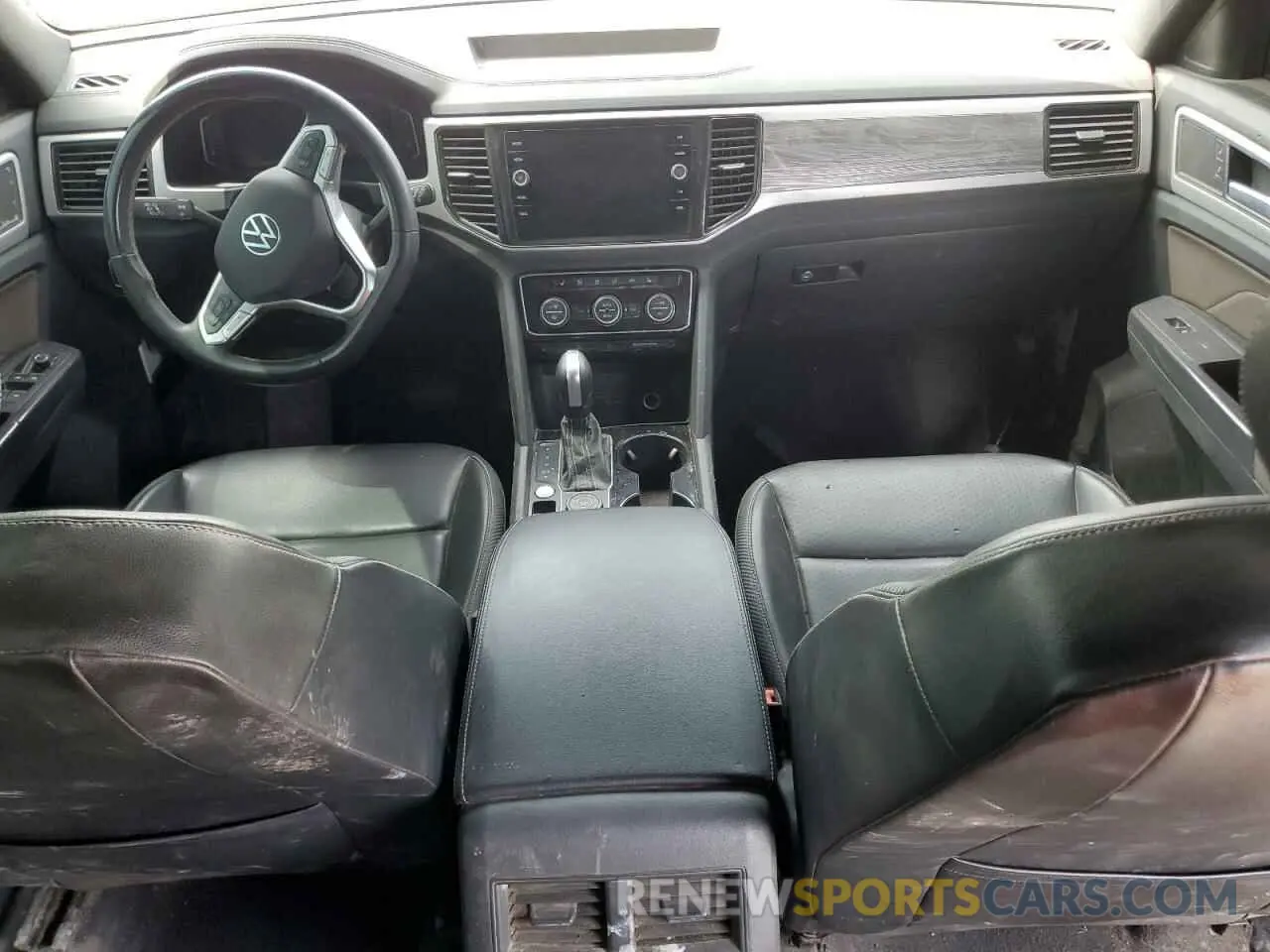 8 Photograph of a damaged car 1V2HE2CA1NC221308 VOLKSWAGEN ATLAS 2022