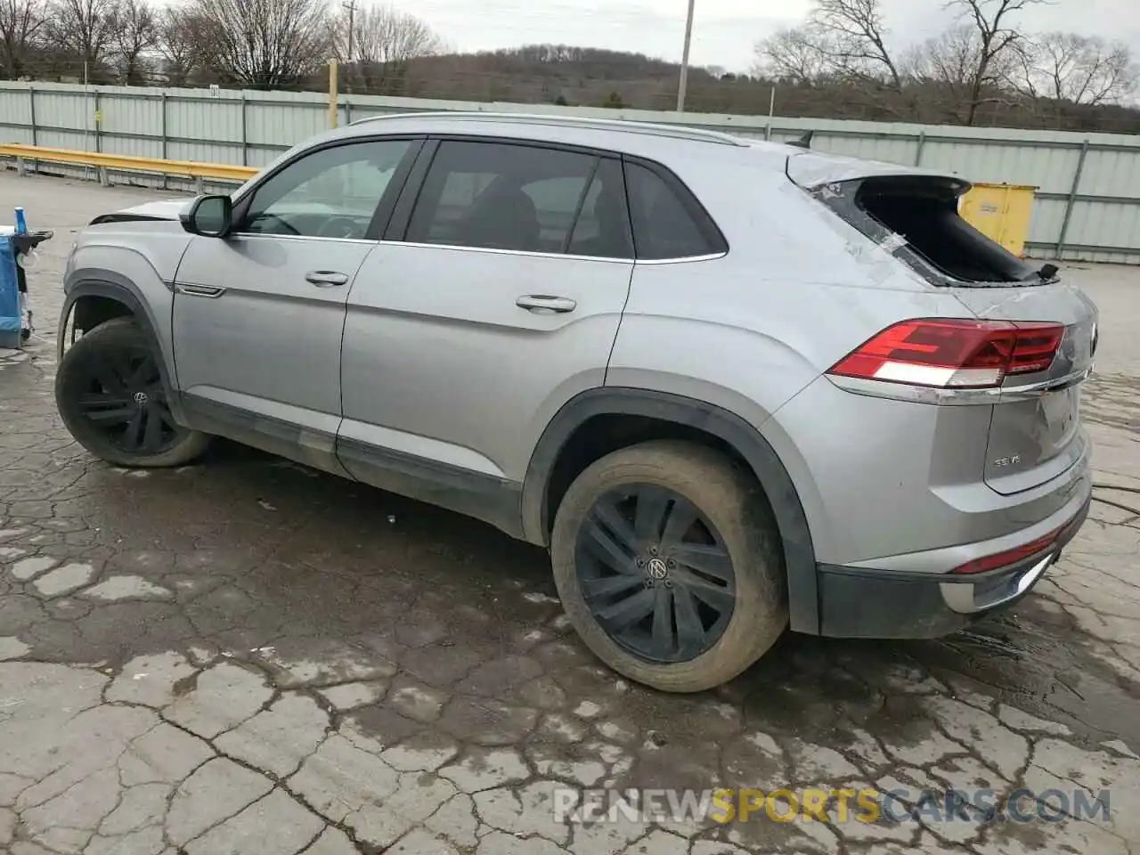 2 Photograph of a damaged car 1V2HE2CA5NC223854 VOLKSWAGEN ATLAS 2022