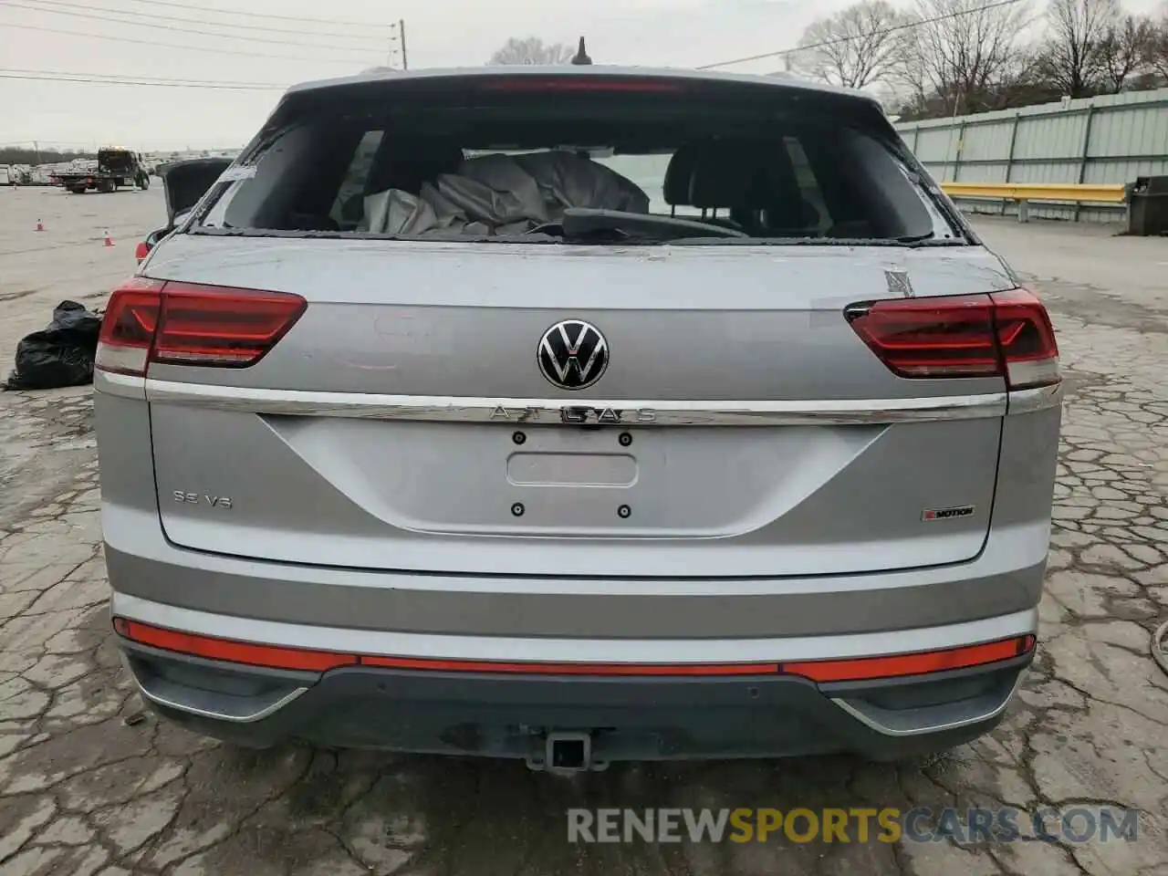 6 Photograph of a damaged car 1V2HE2CA5NC223854 VOLKSWAGEN ATLAS 2022