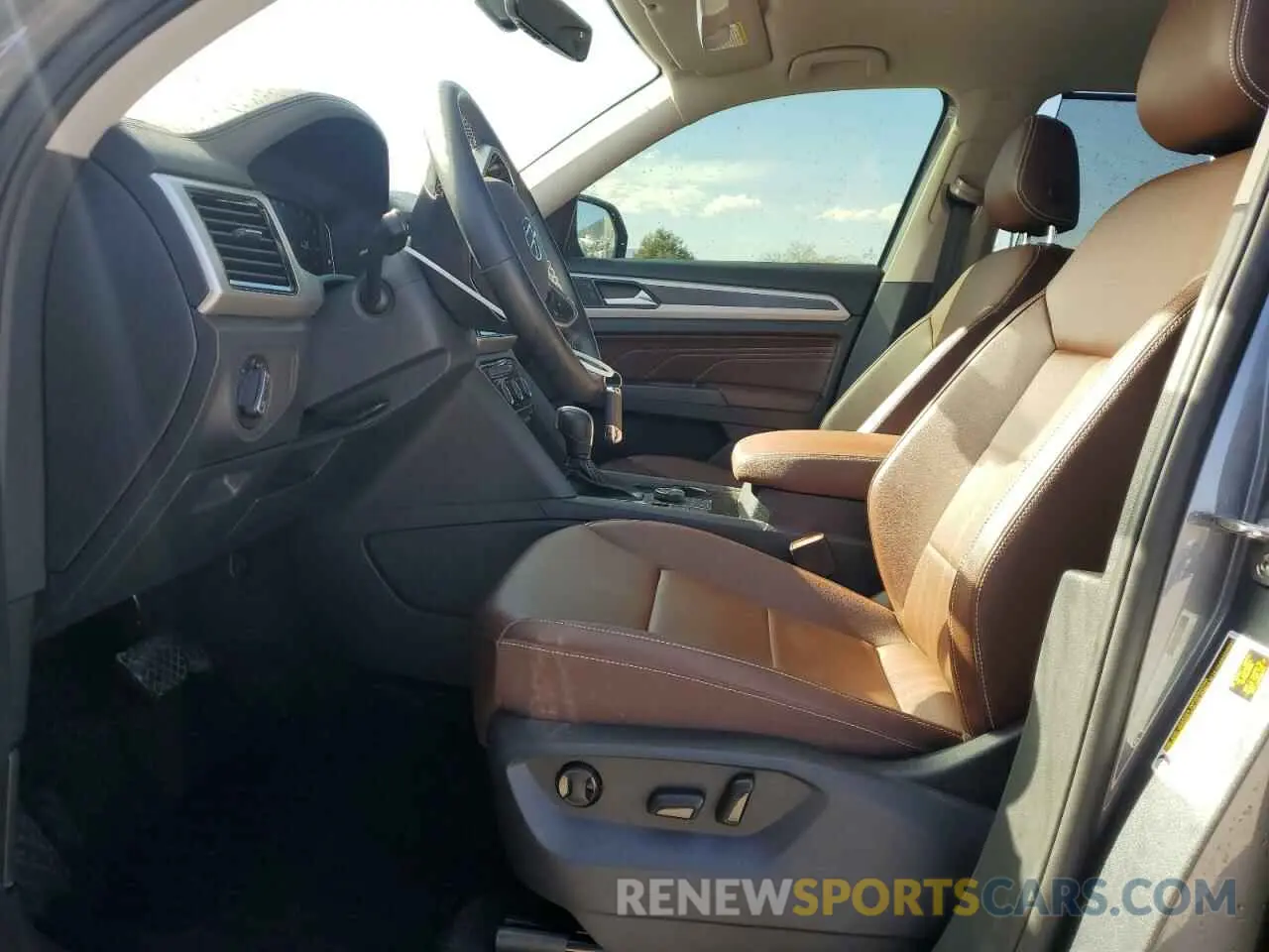 7 Photograph of a damaged car 1V2HP2CA5NC542097 VOLKSWAGEN ATLAS 2022