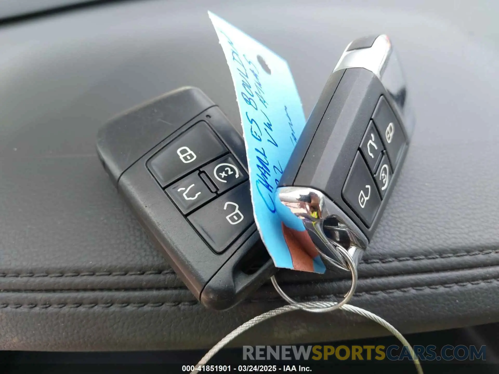 11 Photograph of a damaged car 1V2HR2CA1NC549008 VOLKSWAGEN ATLAS 2022