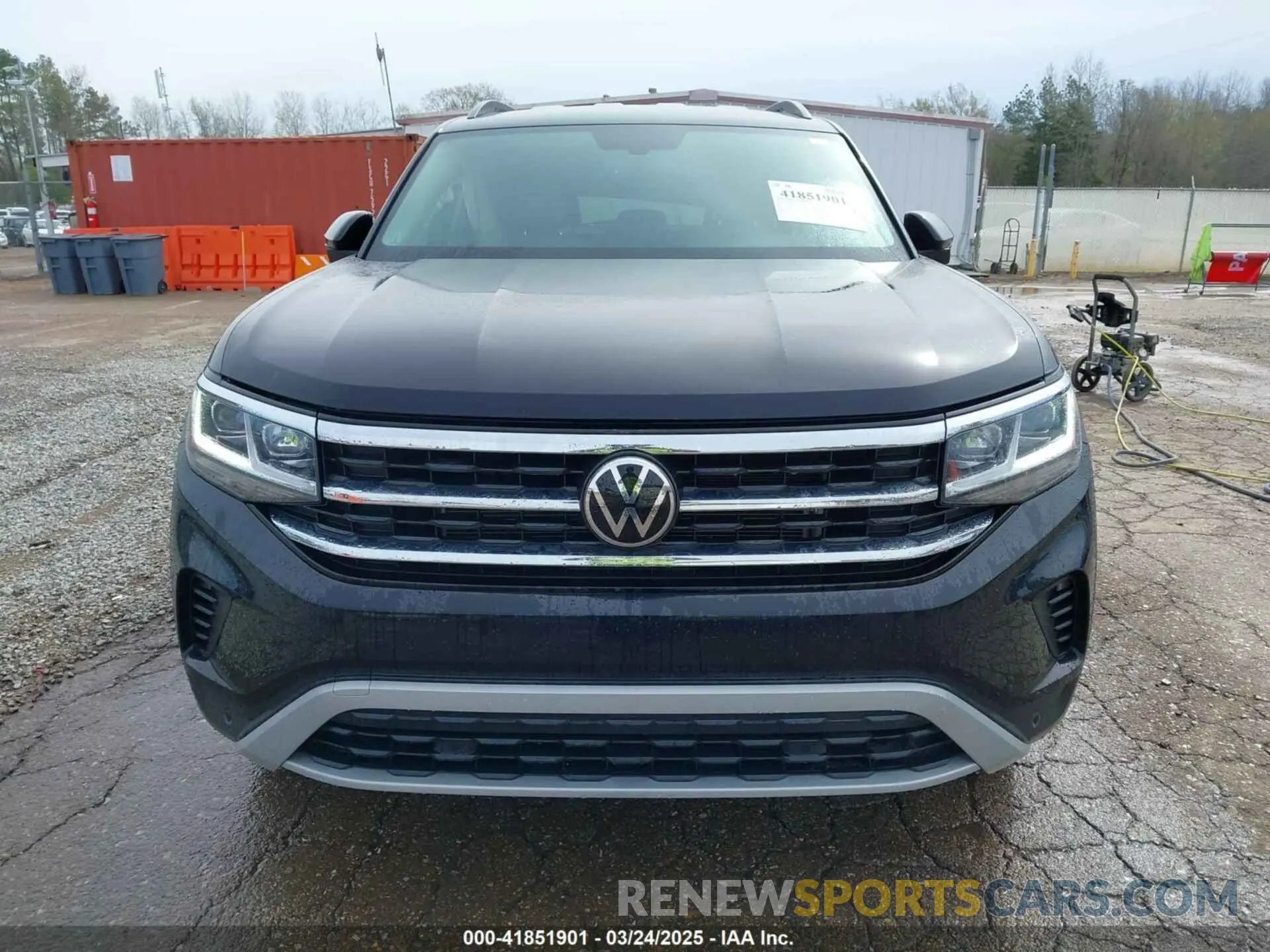 12 Photograph of a damaged car 1V2HR2CA1NC549008 VOLKSWAGEN ATLAS 2022