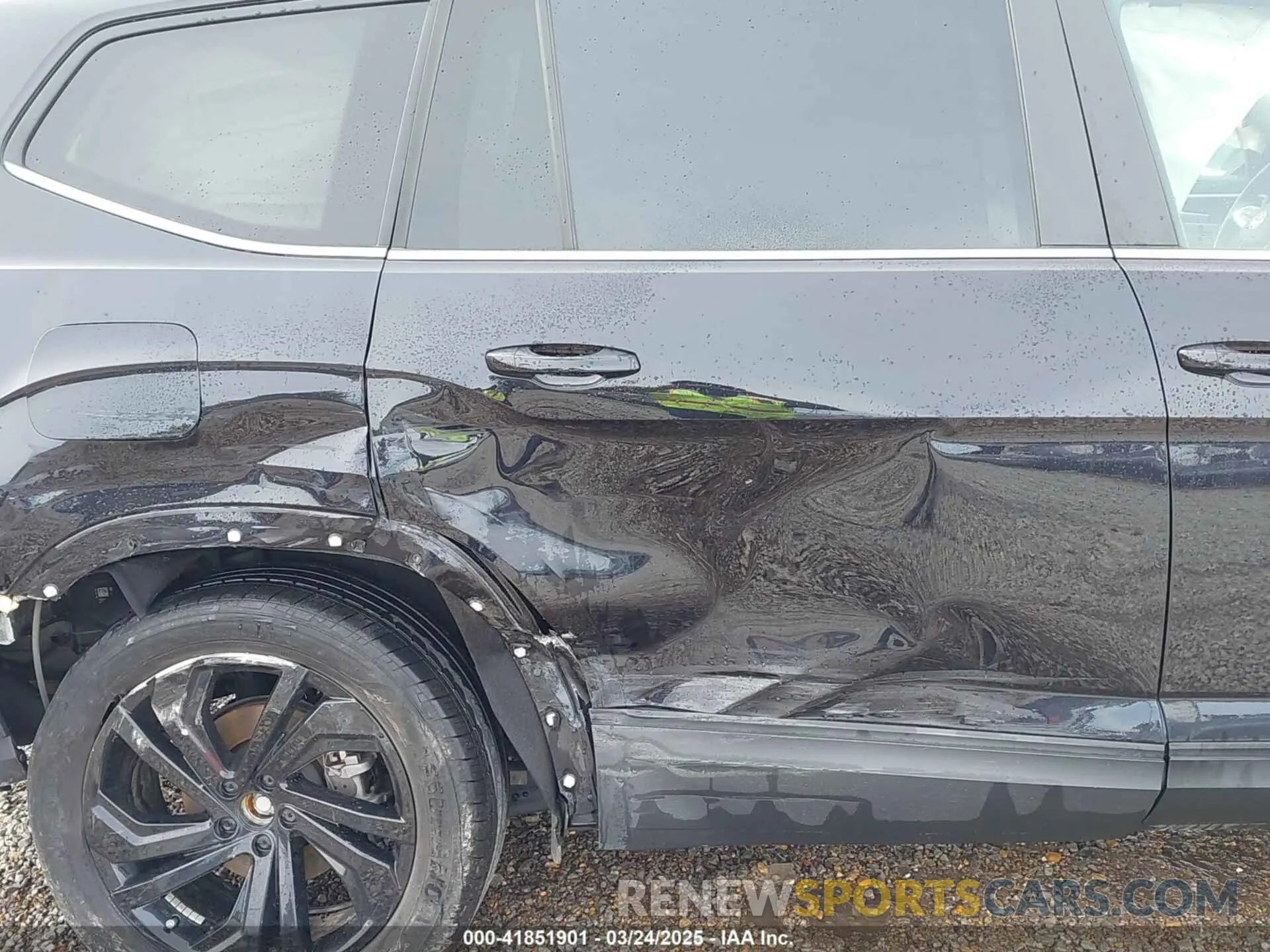 6 Photograph of a damaged car 1V2HR2CA1NC549008 VOLKSWAGEN ATLAS 2022