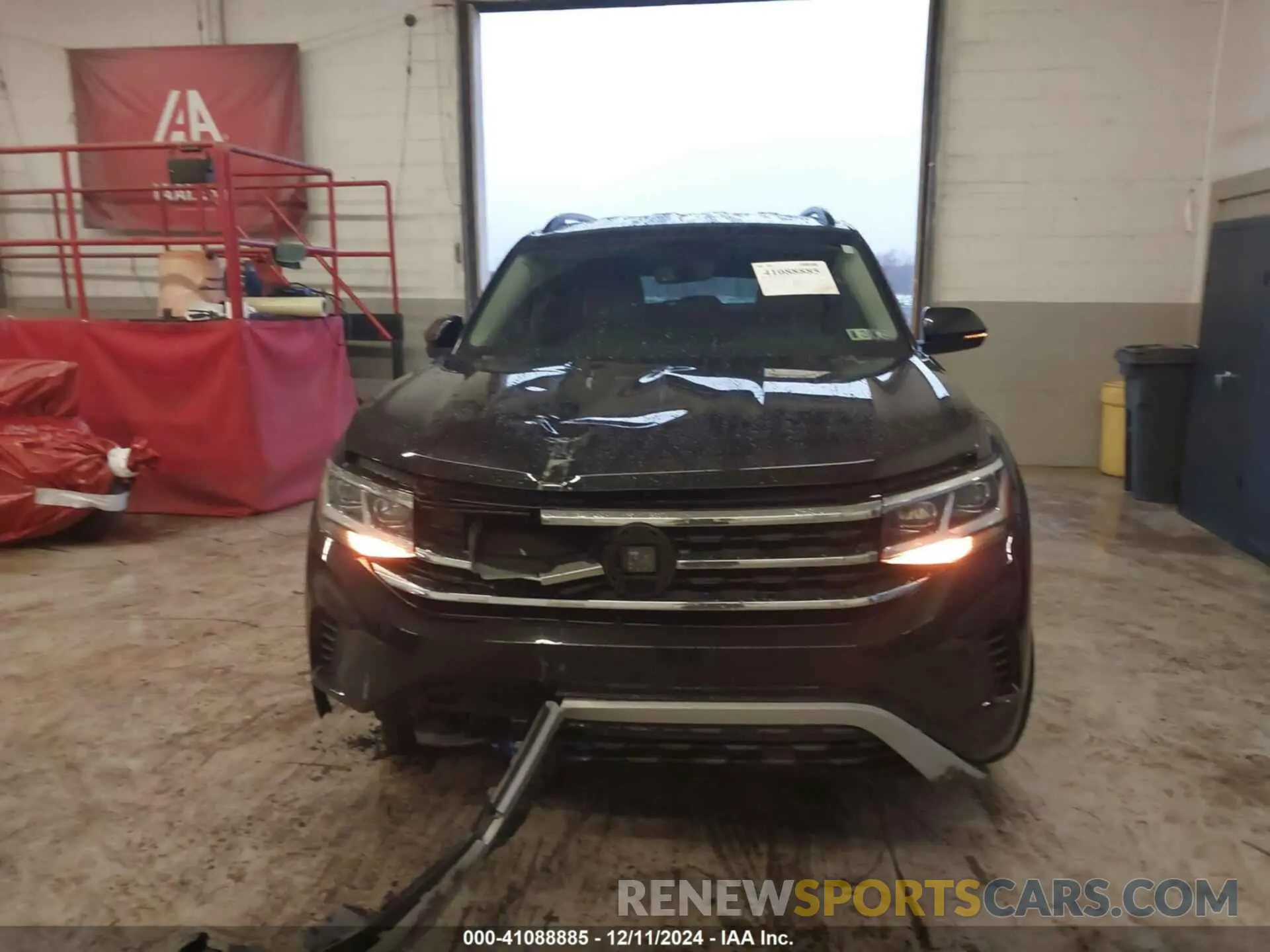 11 Photograph of a damaged car 1V2HR2CA3NC545414 VOLKSWAGEN ATLAS 2022