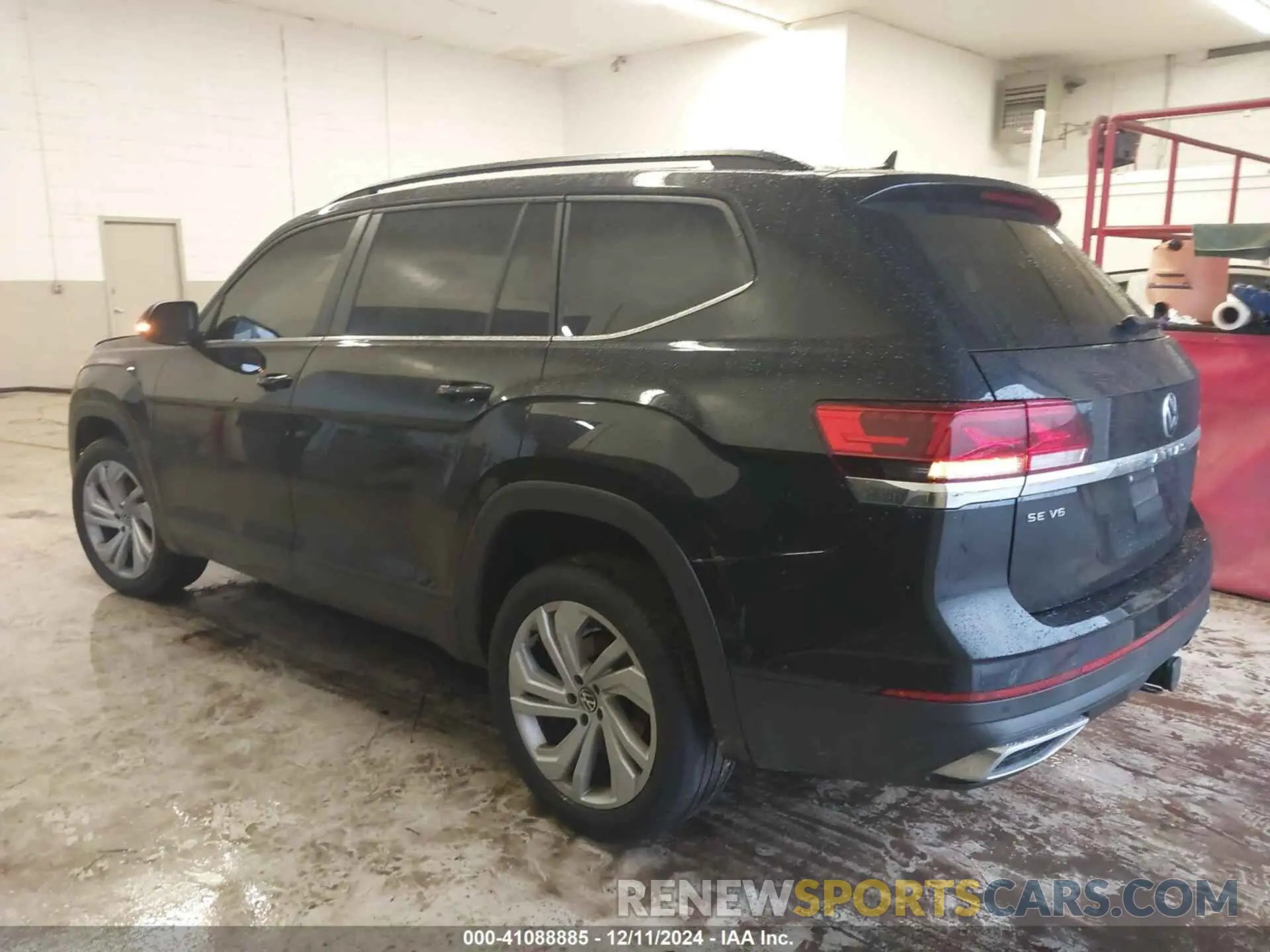 13 Photograph of a damaged car 1V2HR2CA3NC545414 VOLKSWAGEN ATLAS 2022