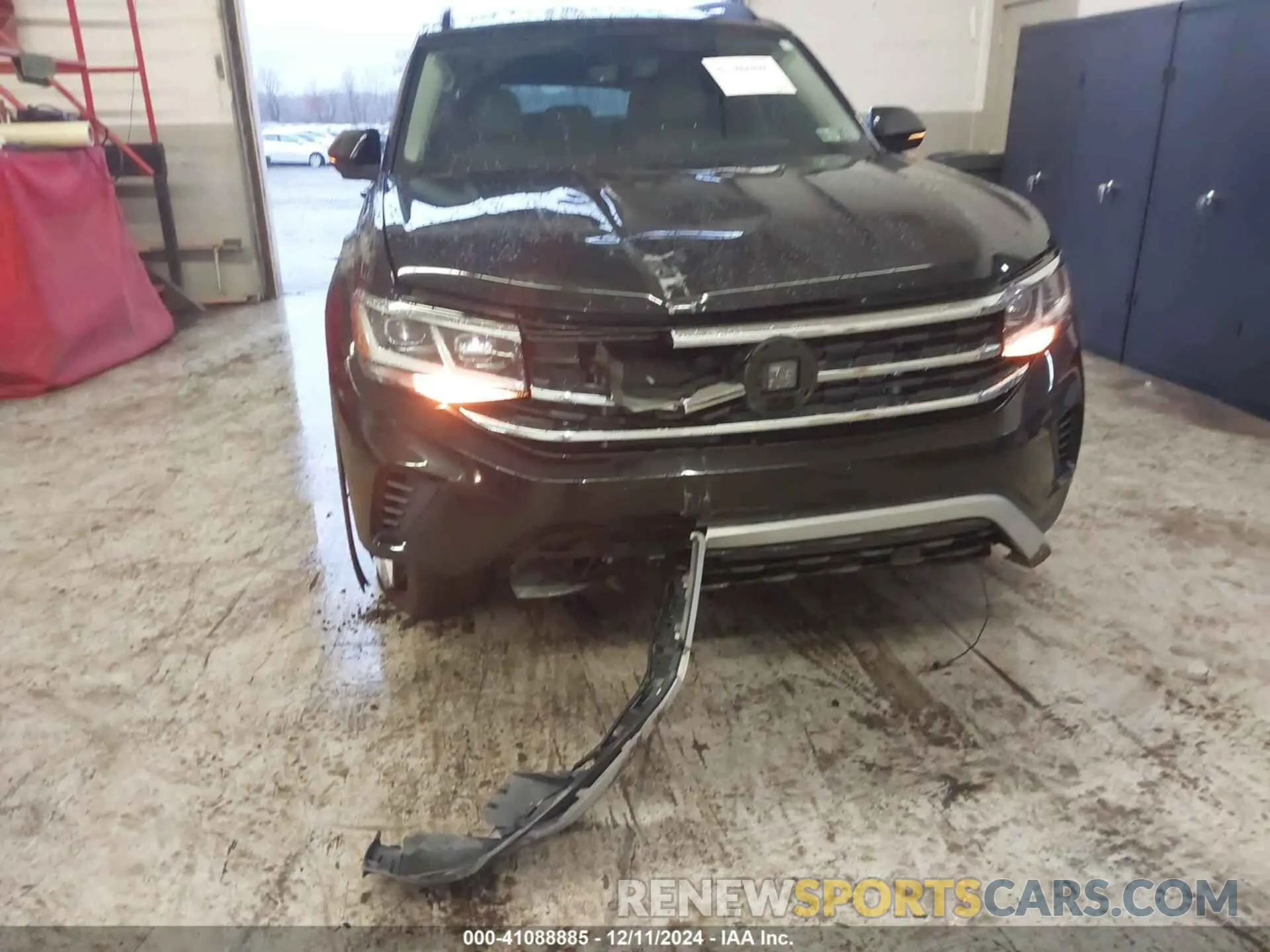 6 Photograph of a damaged car 1V2HR2CA3NC545414 VOLKSWAGEN ATLAS 2022