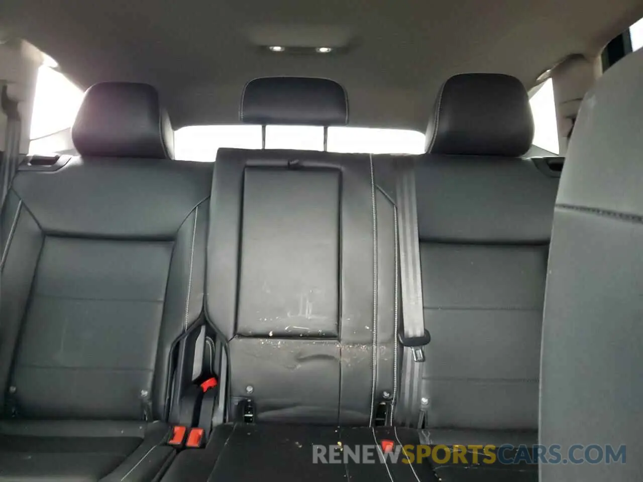 10 Photograph of a damaged car 1V2HR2CA3NC559894 VOLKSWAGEN ATLAS 2022