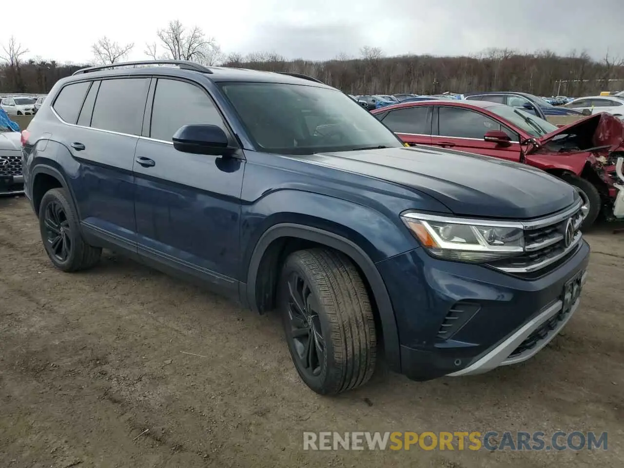 4 Photograph of a damaged car 1V2HR2CA3NC559894 VOLKSWAGEN ATLAS 2022