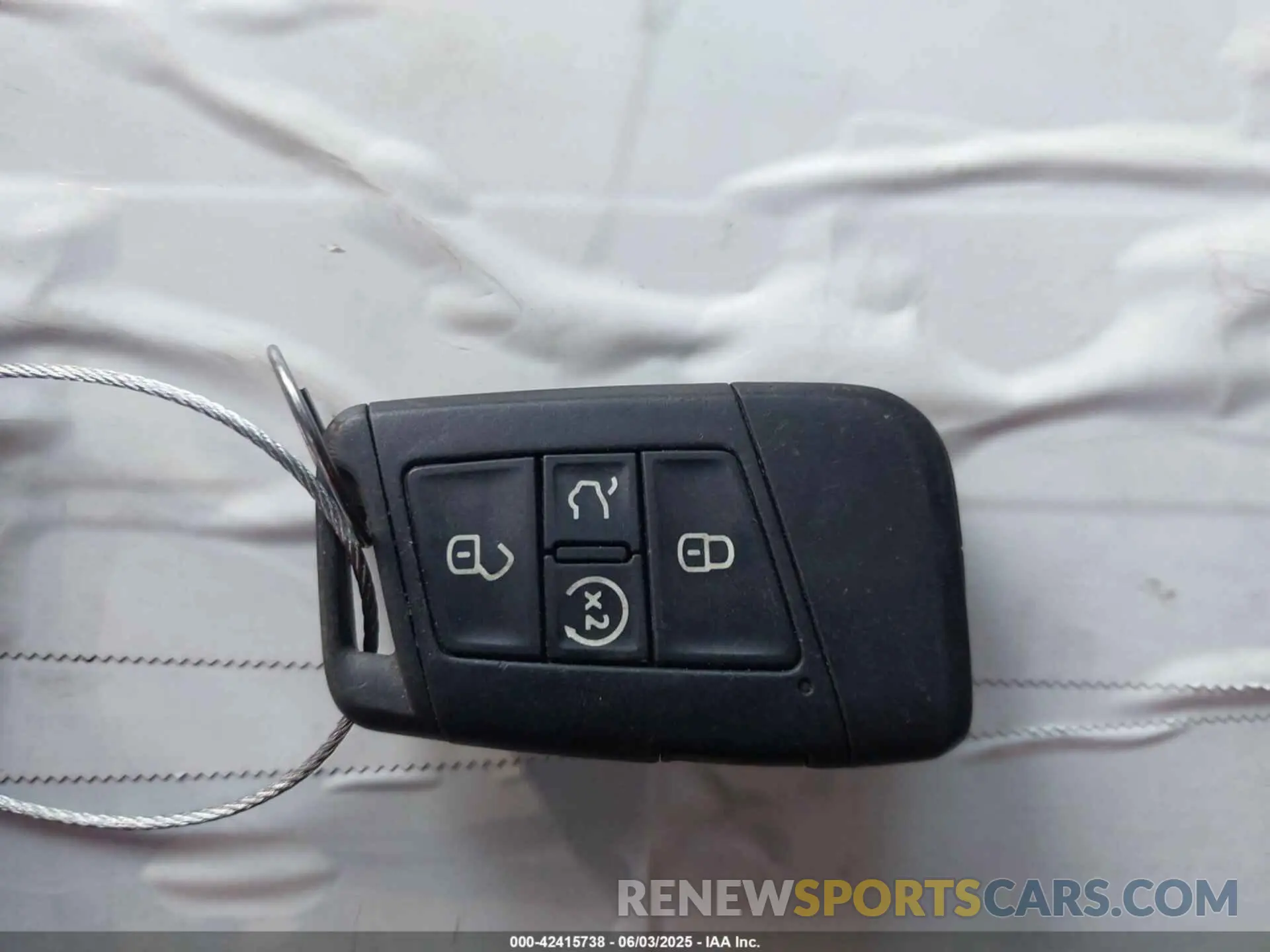 11 Photograph of a damaged car 1V2HR2CA6NC549862 VOLKSWAGEN ATLAS 2022