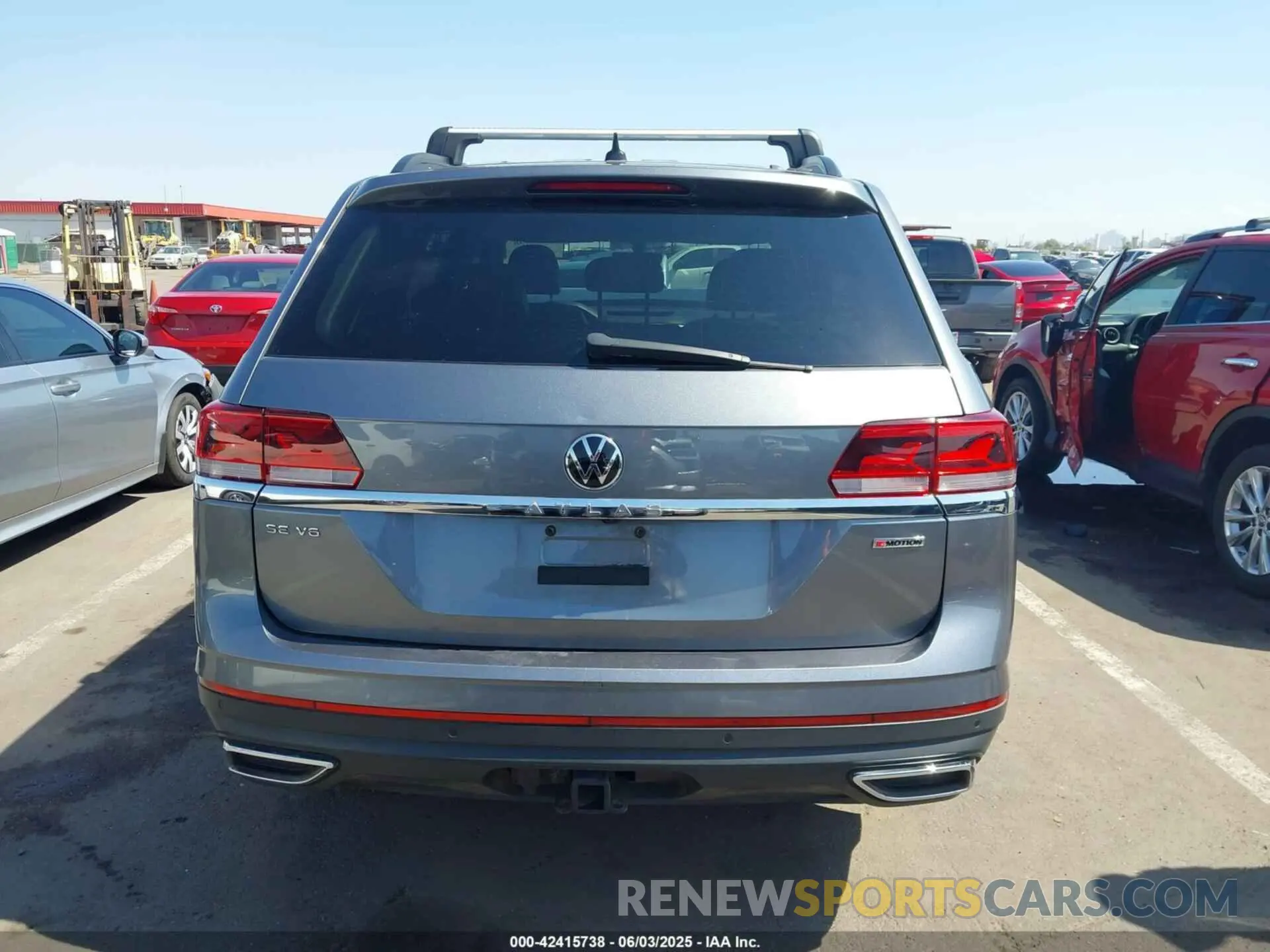 16 Photograph of a damaged car 1V2HR2CA6NC549862 VOLKSWAGEN ATLAS 2022