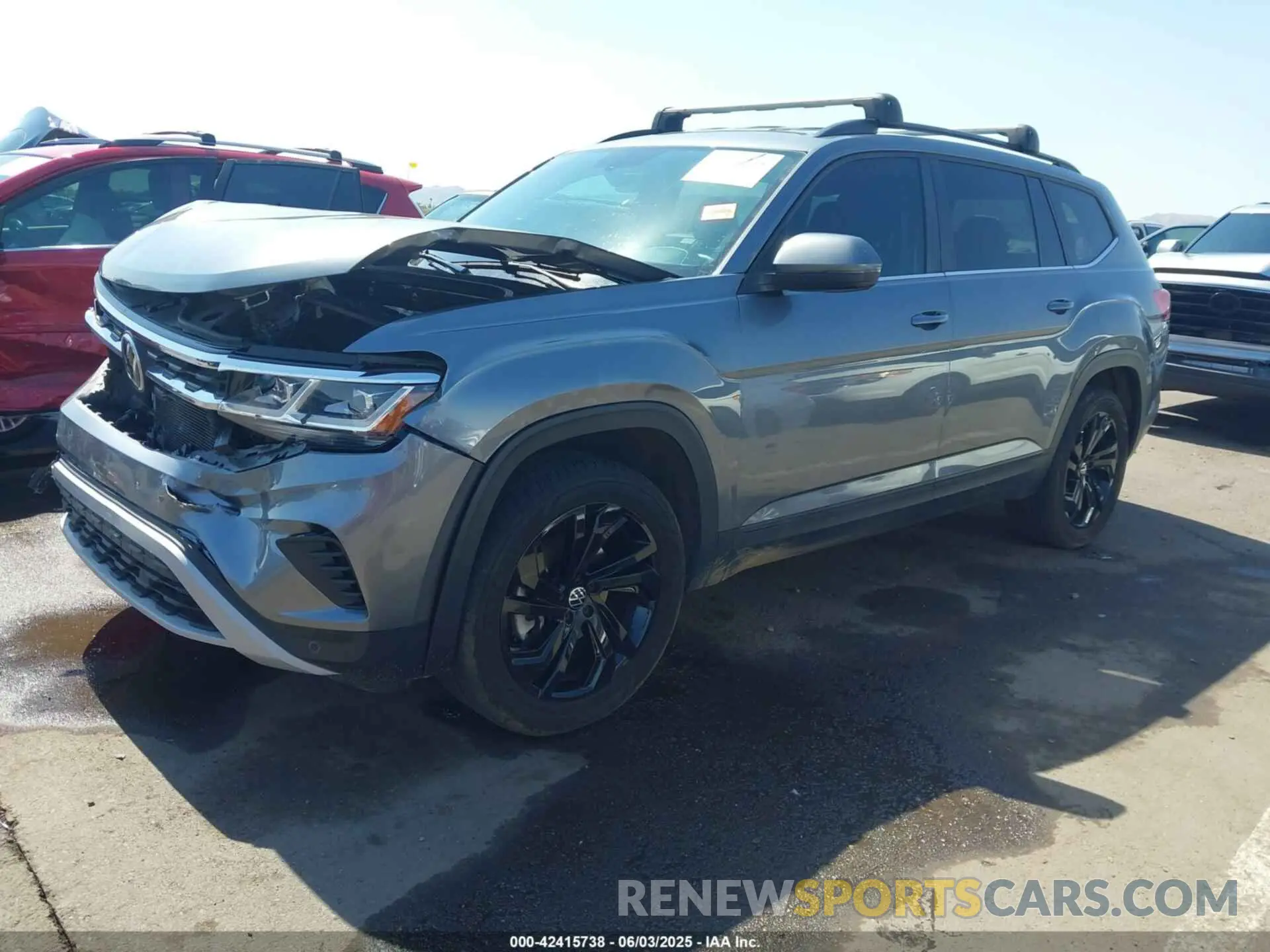 2 Photograph of a damaged car 1V2HR2CA6NC549862 VOLKSWAGEN ATLAS 2022