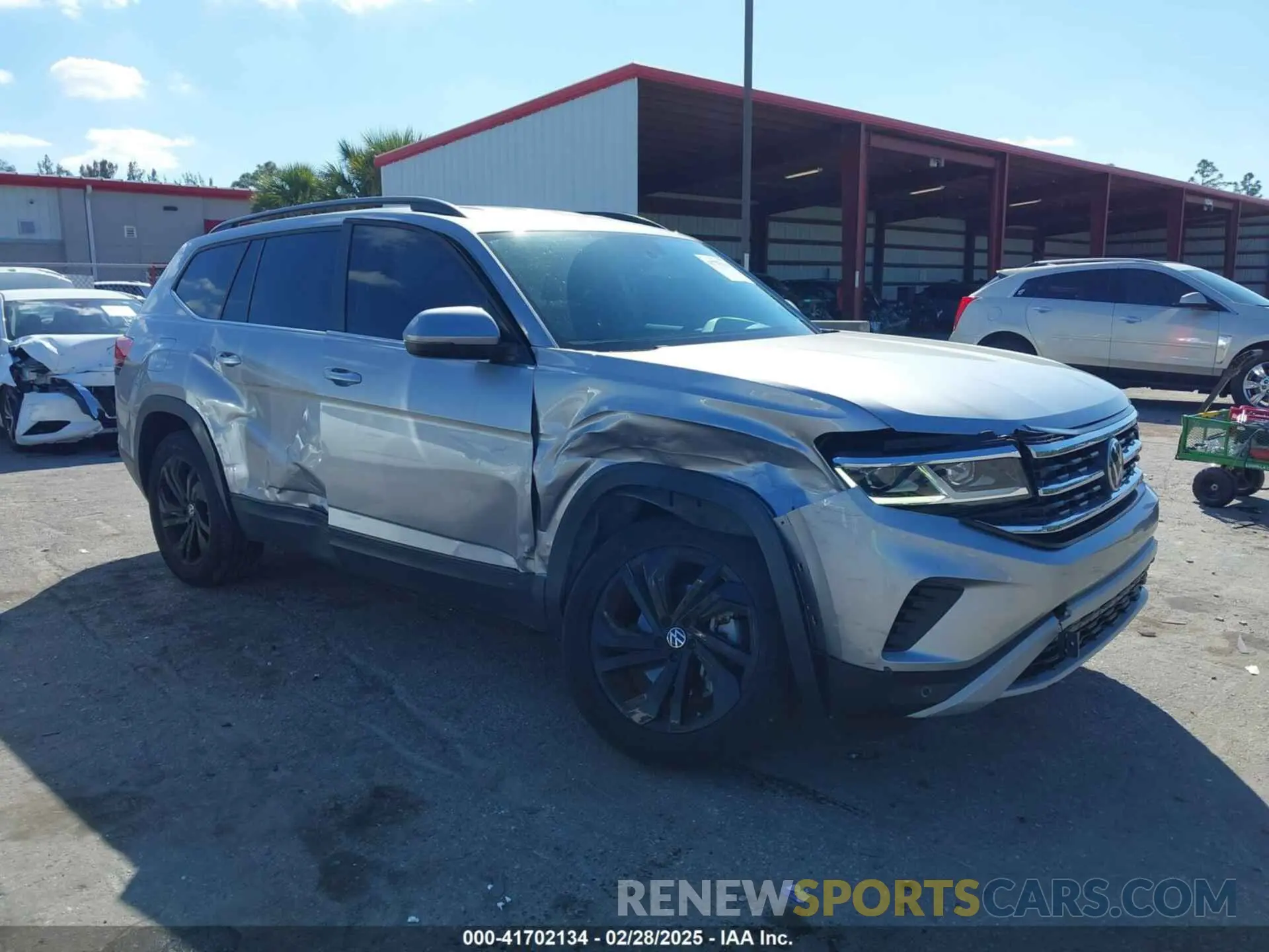 1 Photograph of a damaged car 1V2HR2CA9NC518394 VOLKSWAGEN ATLAS 2022