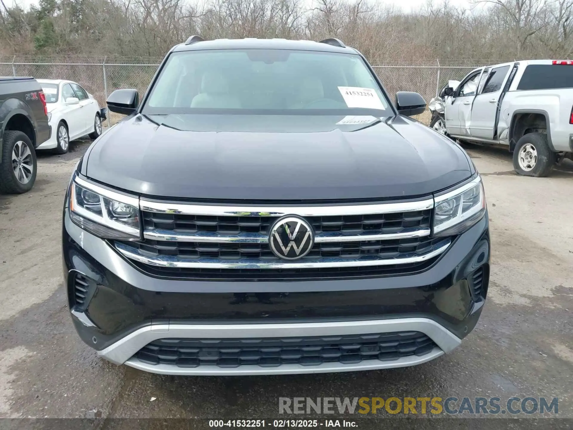12 Photograph of a damaged car 1V2HR2CA9NC548835 VOLKSWAGEN ATLAS 2022
