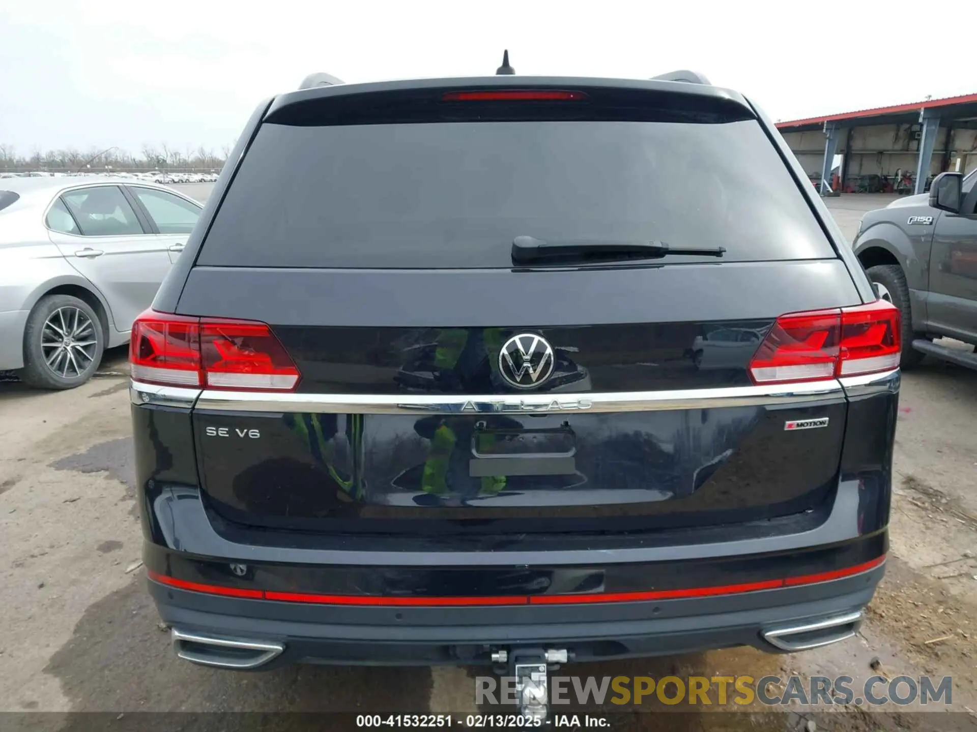 16 Photograph of a damaged car 1V2HR2CA9NC548835 VOLKSWAGEN ATLAS 2022