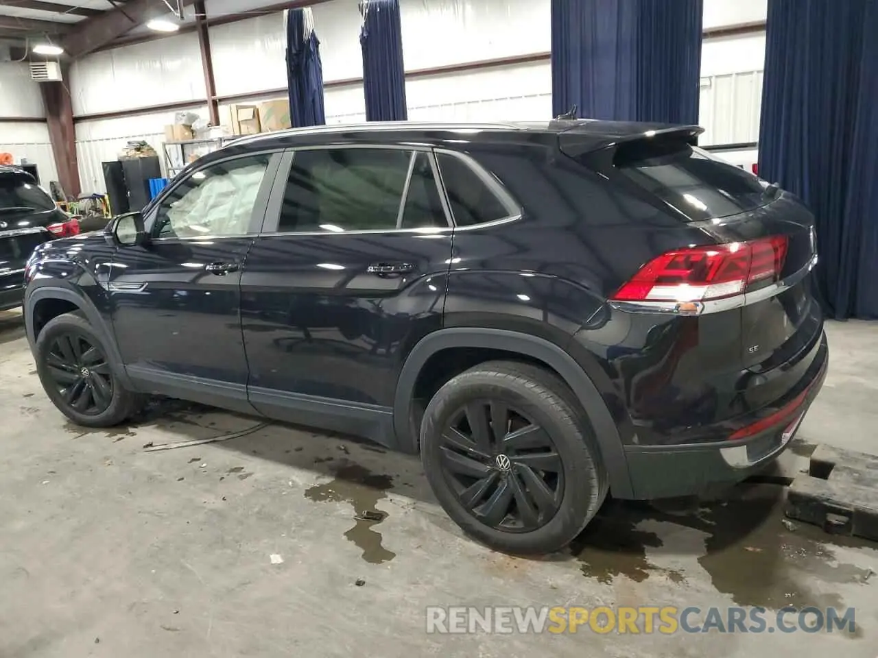 2 Photograph of a damaged car 1V2JC2CA8NC222592 VOLKSWAGEN ATLAS 2022