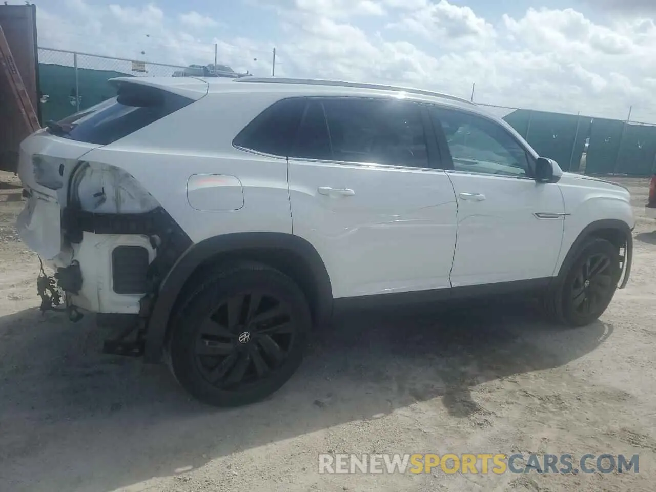 3 Photograph of a damaged car 1V2JE2CA1NC210830 VOLKSWAGEN ATLAS 2022