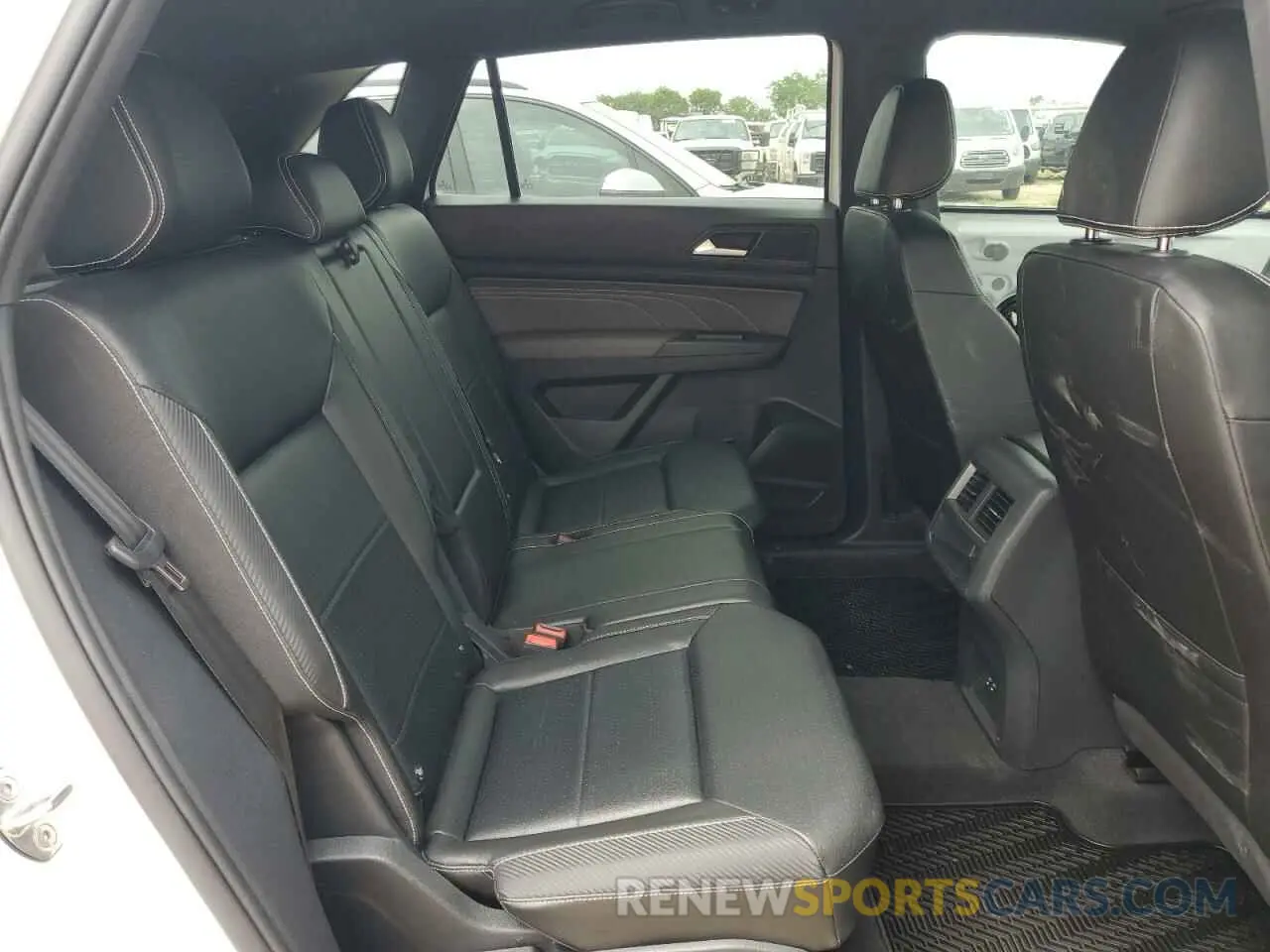 10 Photograph of a damaged car 1V2JE2CA6NC223234 VOLKSWAGEN ATLAS 2022