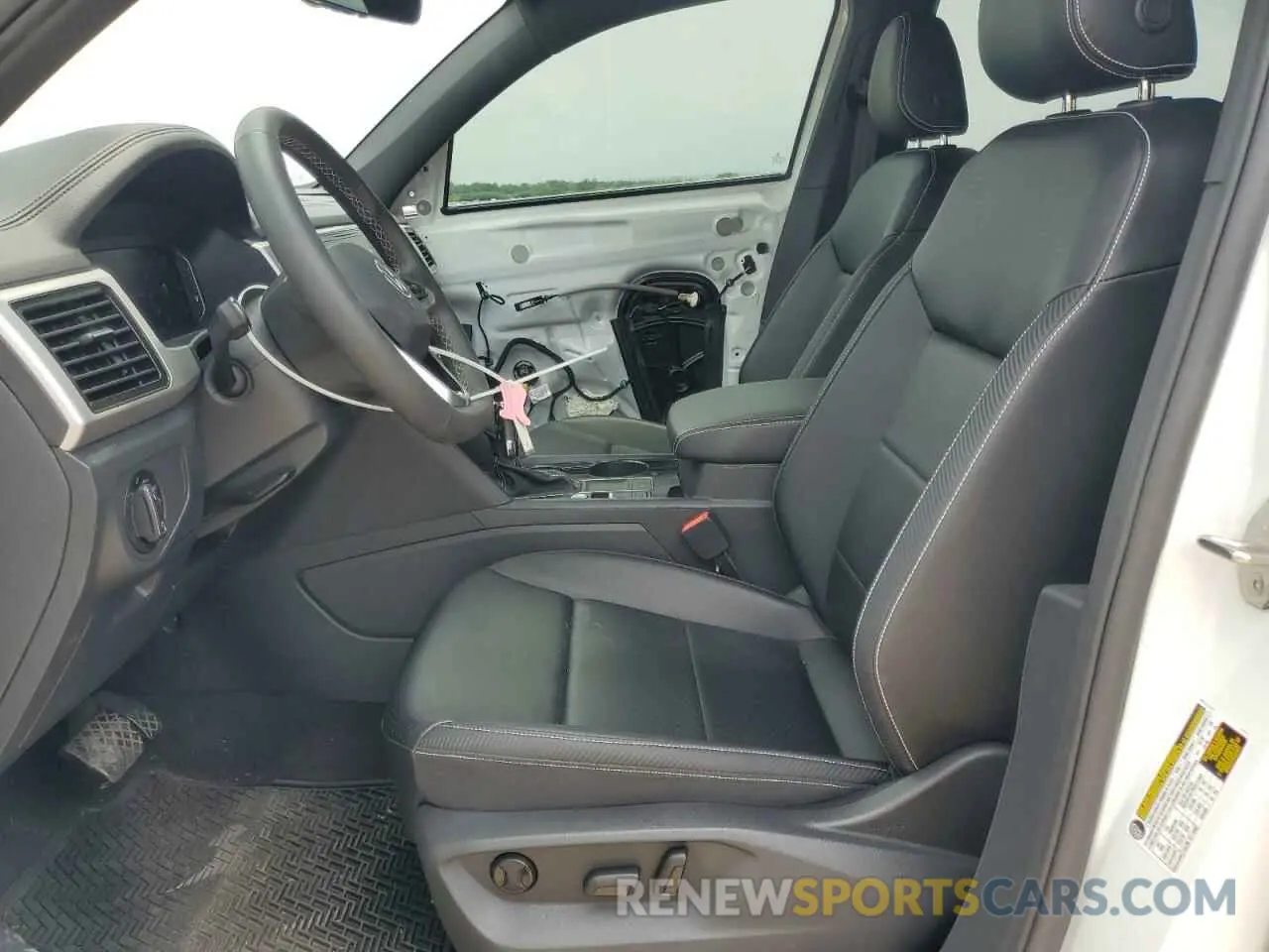 7 Photograph of a damaged car 1V2JE2CA6NC223234 VOLKSWAGEN ATLAS 2022