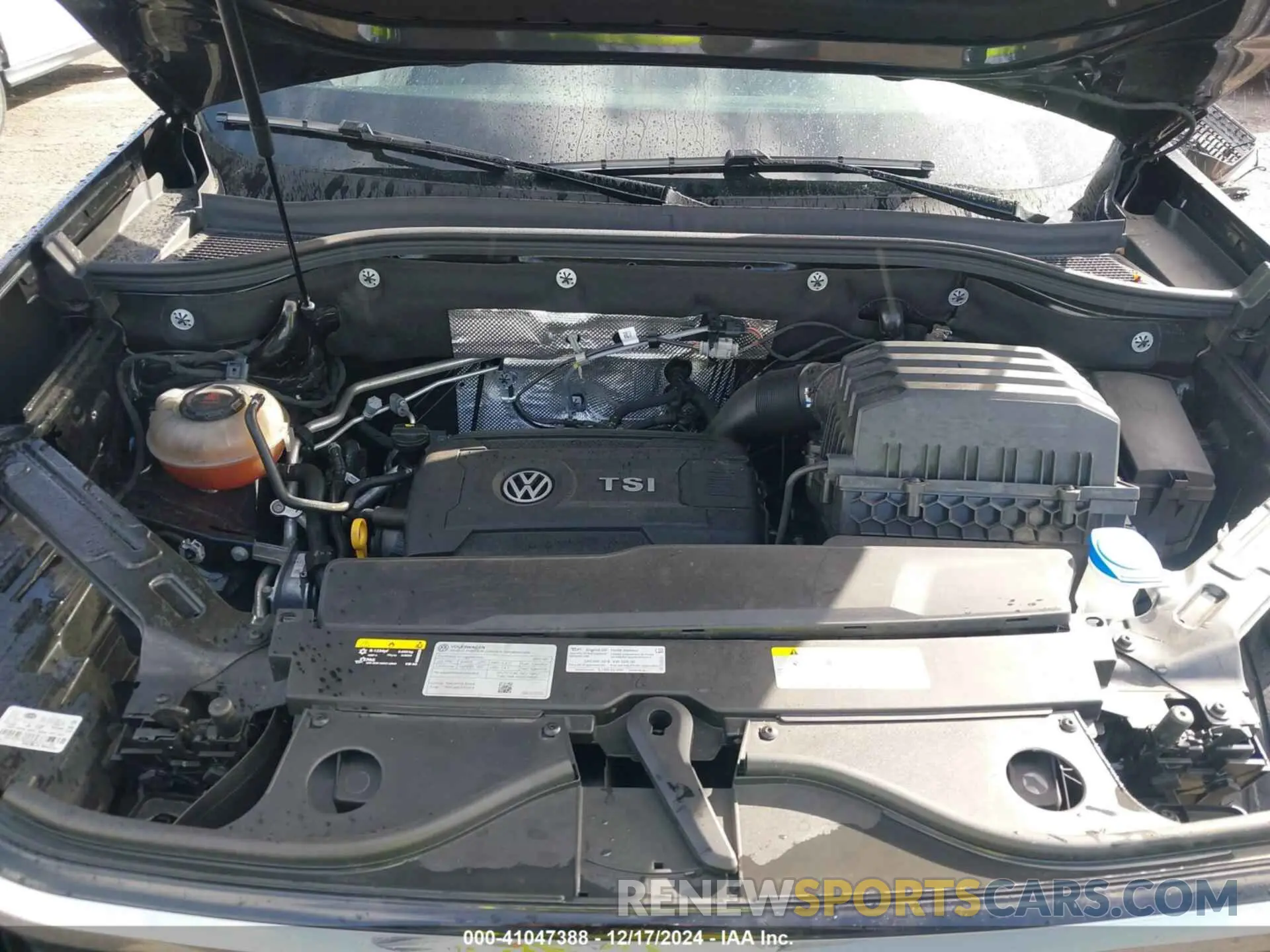 10 Photograph of a damaged car 1V2JP2CA0NC545183 VOLKSWAGEN ATLAS 2022
