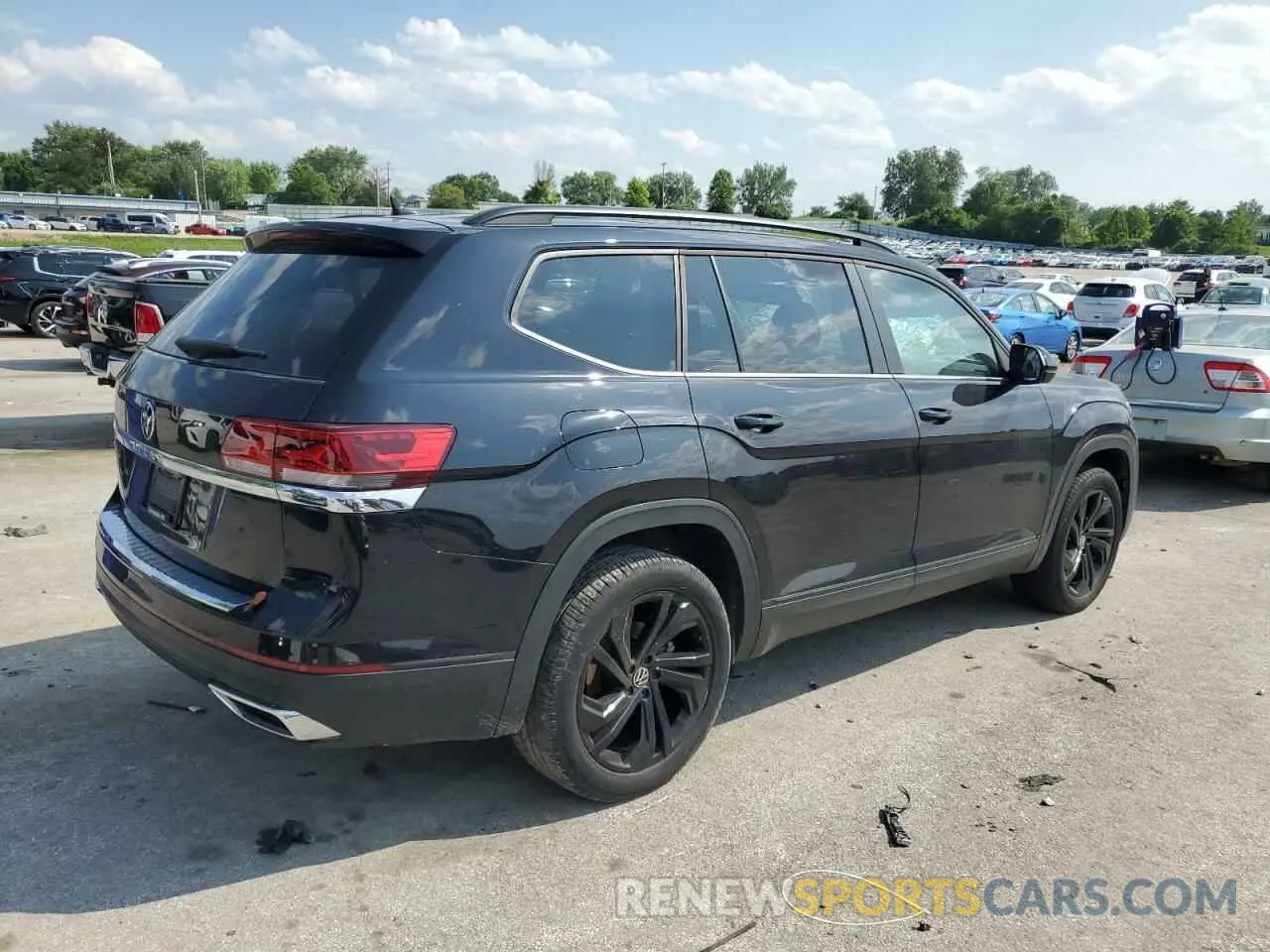 3 Photograph of a damaged car 1V2JP2CA5NC545521 VOLKSWAGEN ATLAS 2022