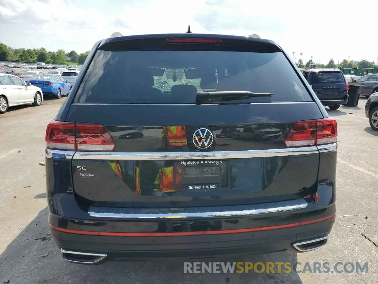 6 Photograph of a damaged car 1V2JP2CA5NC545521 VOLKSWAGEN ATLAS 2022