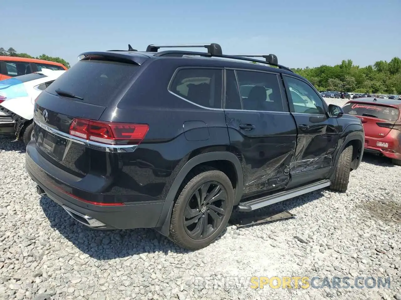 3 Photograph of a damaged car 1V2JR2CA0NC546229 VOLKSWAGEN ATLAS 2022
