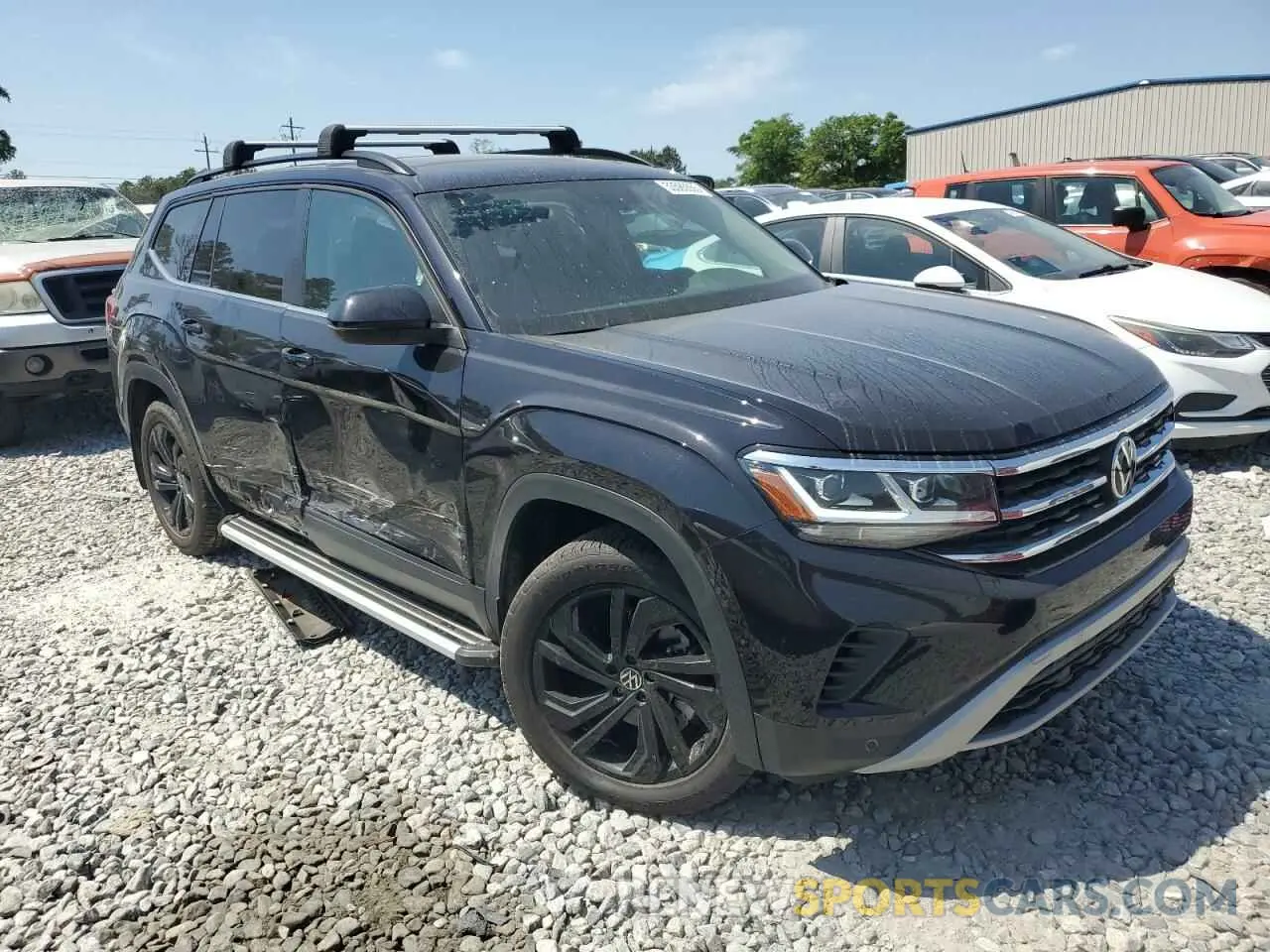4 Photograph of a damaged car 1V2JR2CA0NC546229 VOLKSWAGEN ATLAS 2022
