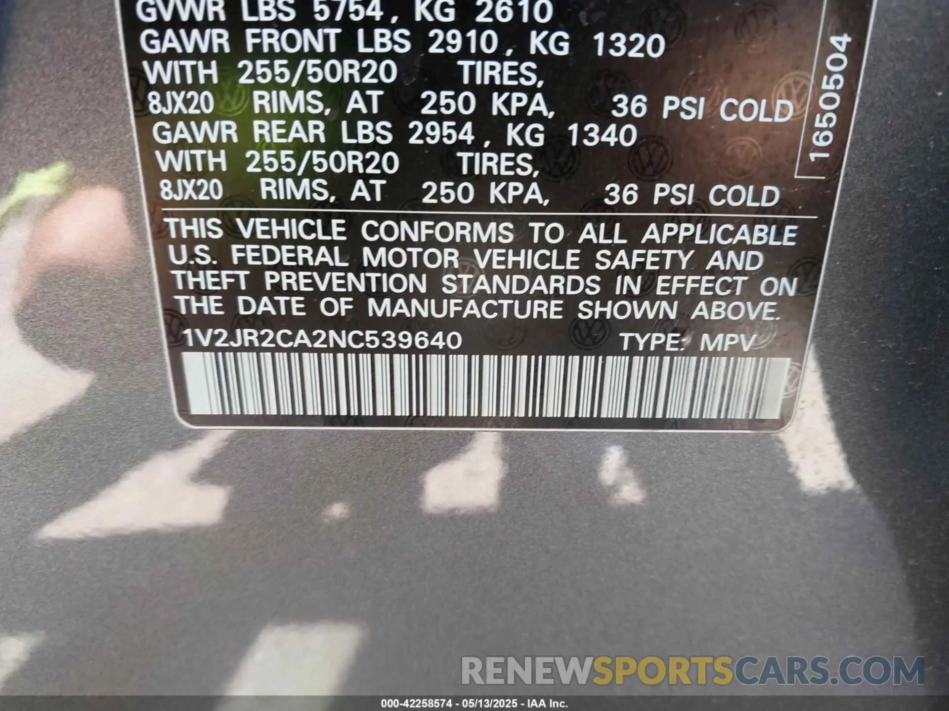 9 Photograph of a damaged car 1V2JR2CA2NC539640 VOLKSWAGEN ATLAS 2022