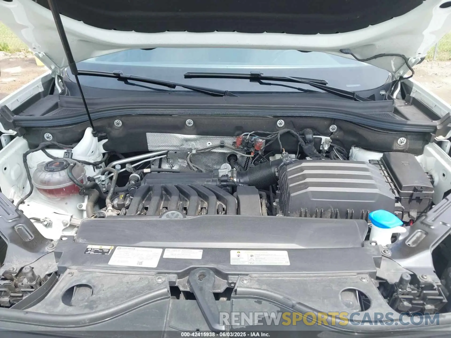 10 Photograph of a damaged car 1V2JR2CA3NC512561 VOLKSWAGEN ATLAS 2022