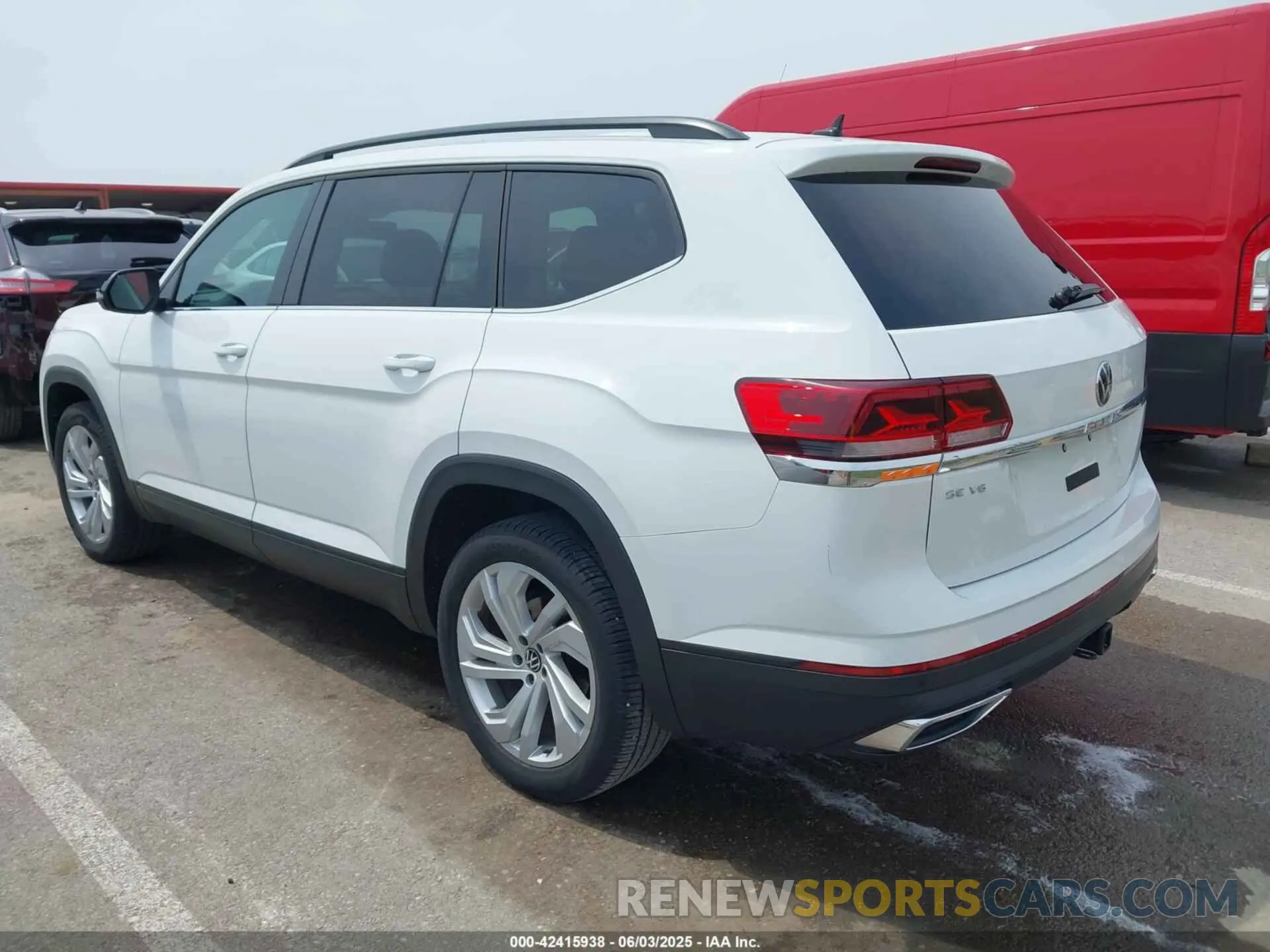 3 Photograph of a damaged car 1V2JR2CA3NC512561 VOLKSWAGEN ATLAS 2022