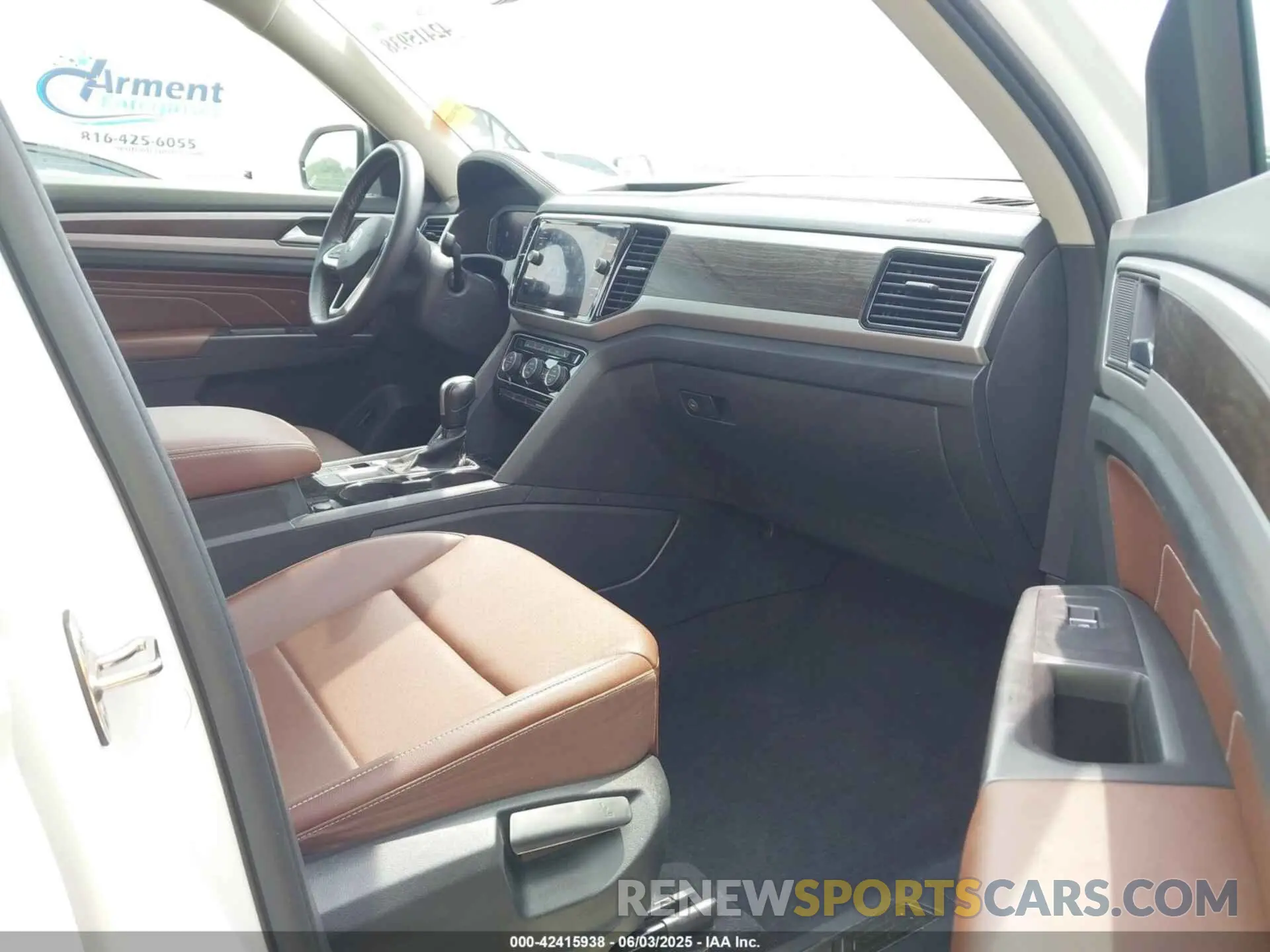 5 Photograph of a damaged car 1V2JR2CA3NC512561 VOLKSWAGEN ATLAS 2022