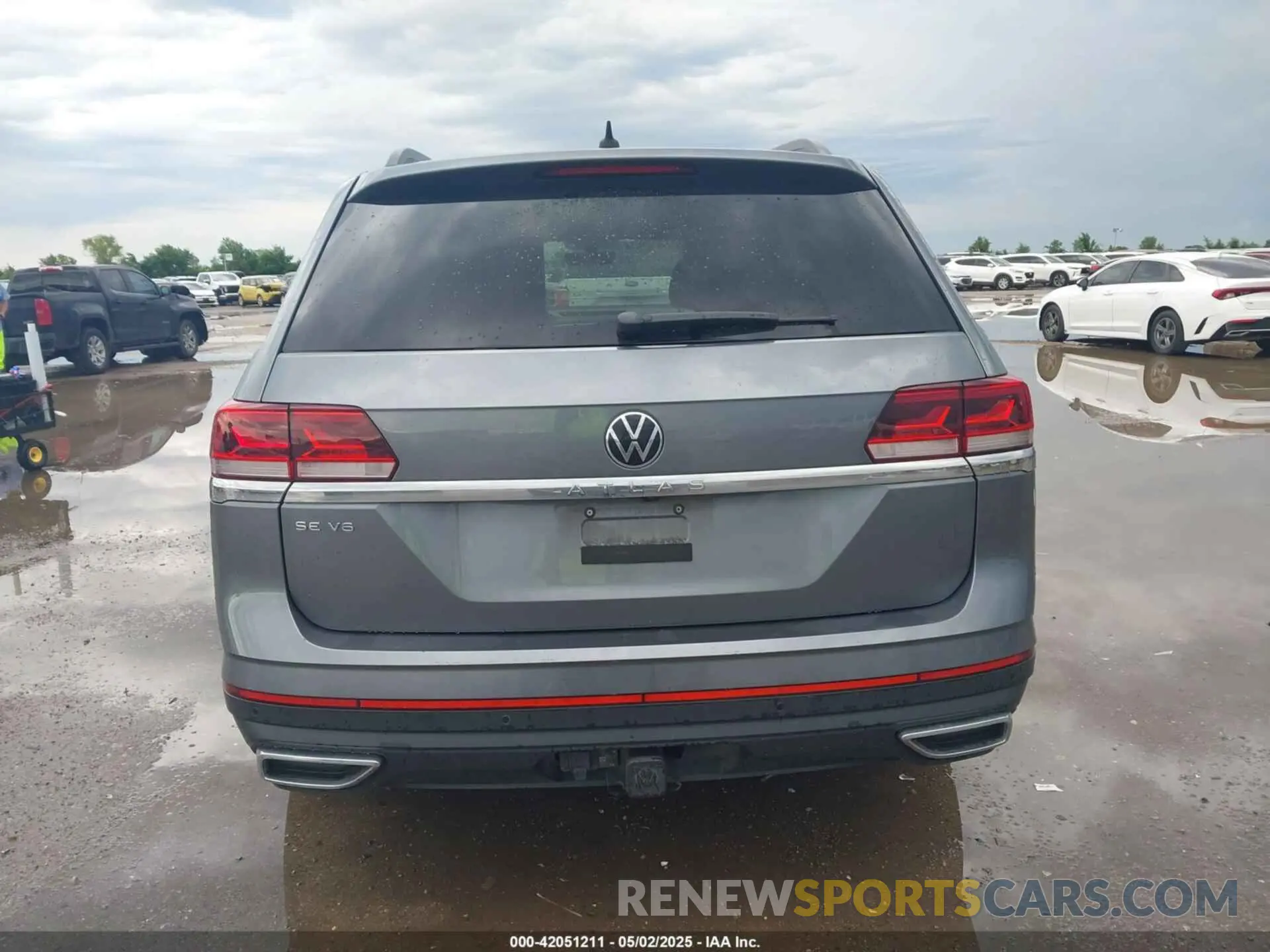 16 Photograph of a damaged car 1V2JR2CA4NC529787 VOLKSWAGEN ATLAS 2022