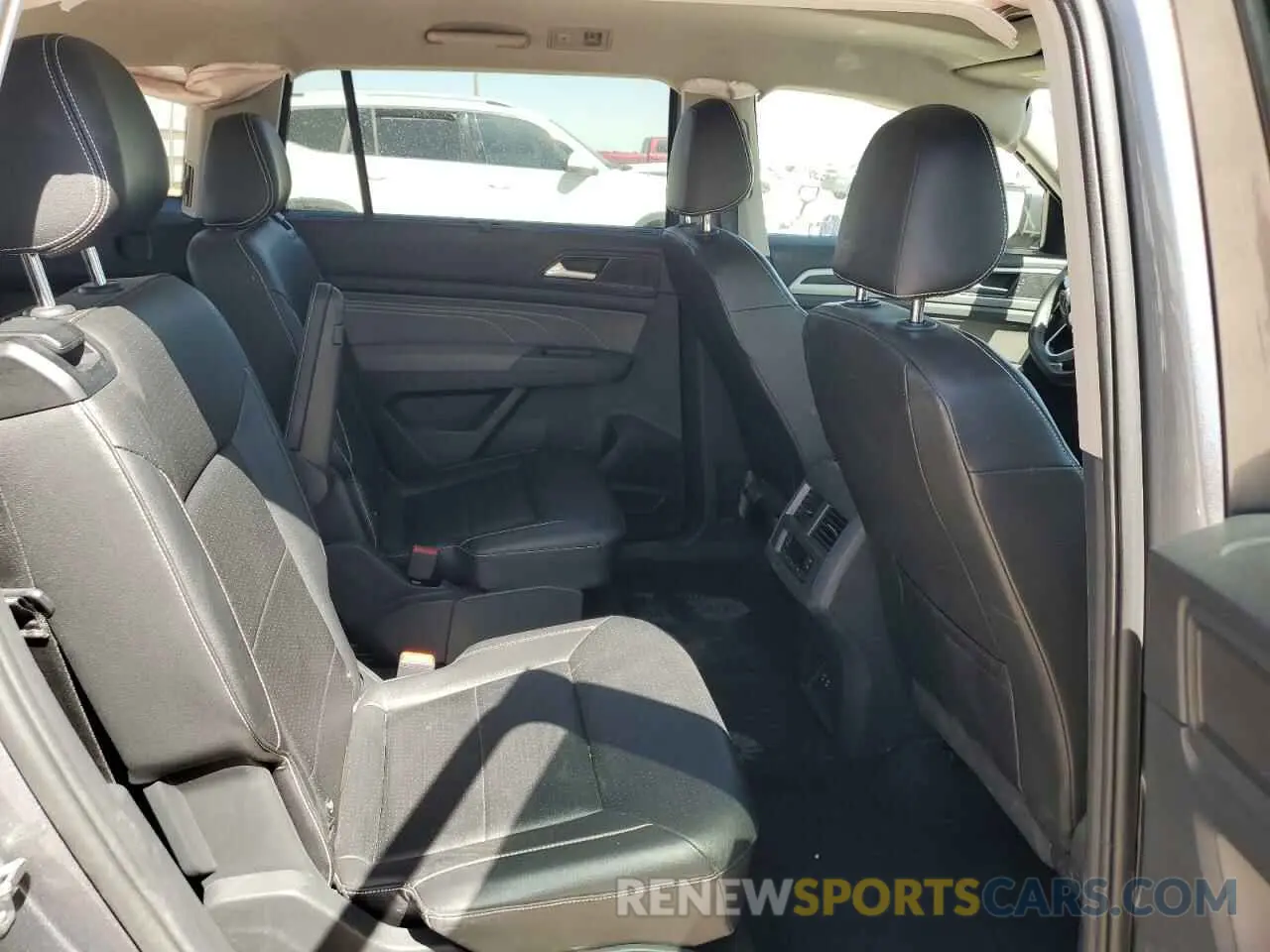 12 Photograph of a damaged car 1V2JR2CA5NC518233 VOLKSWAGEN ATLAS 2022