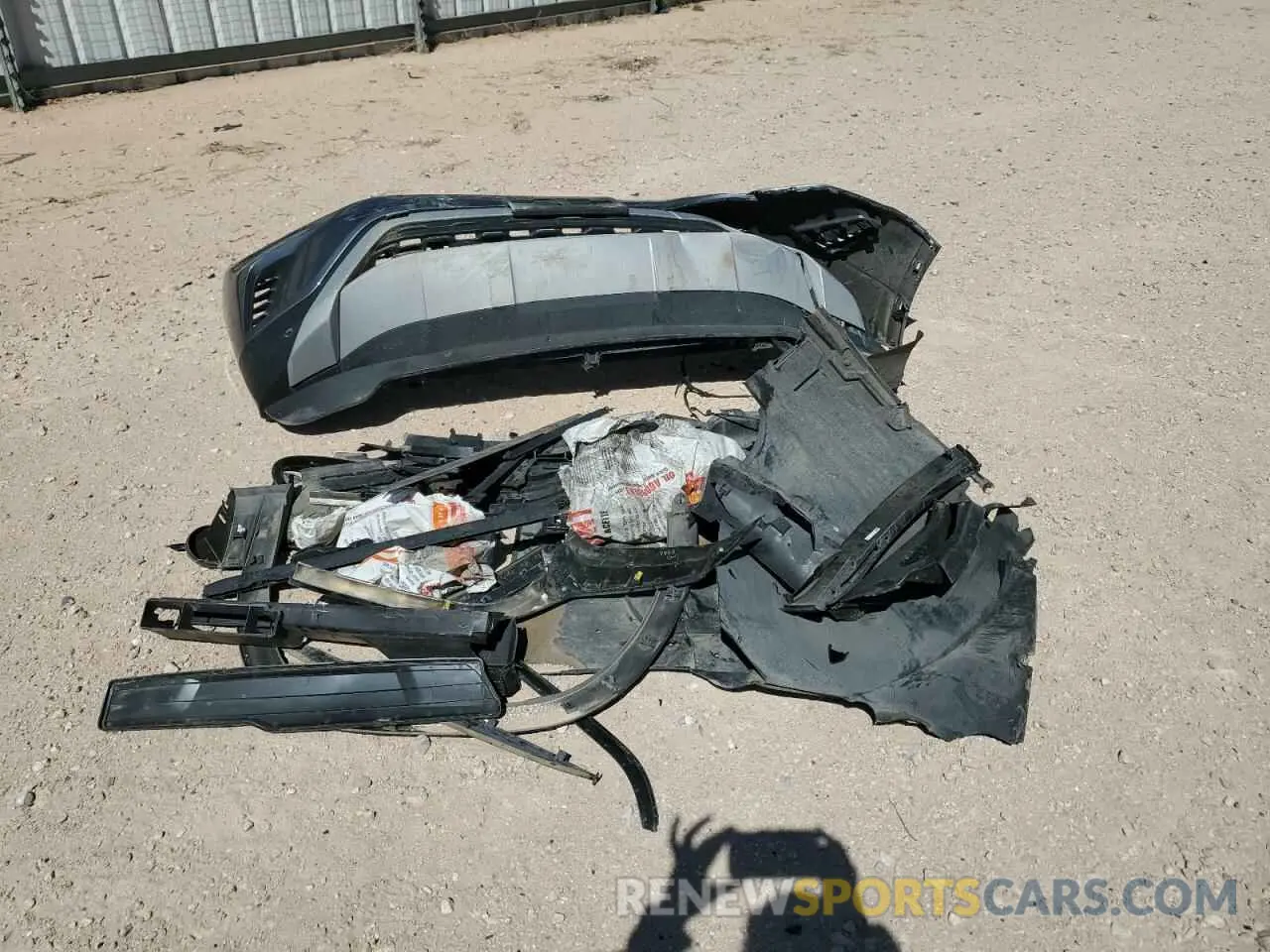 15 Photograph of a damaged car 1V2JR2CA5NC518233 VOLKSWAGEN ATLAS 2022