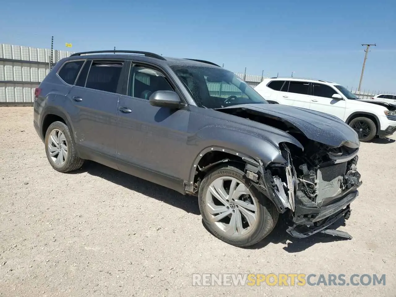 4 Photograph of a damaged car 1V2JR2CA5NC518233 VOLKSWAGEN ATLAS 2022