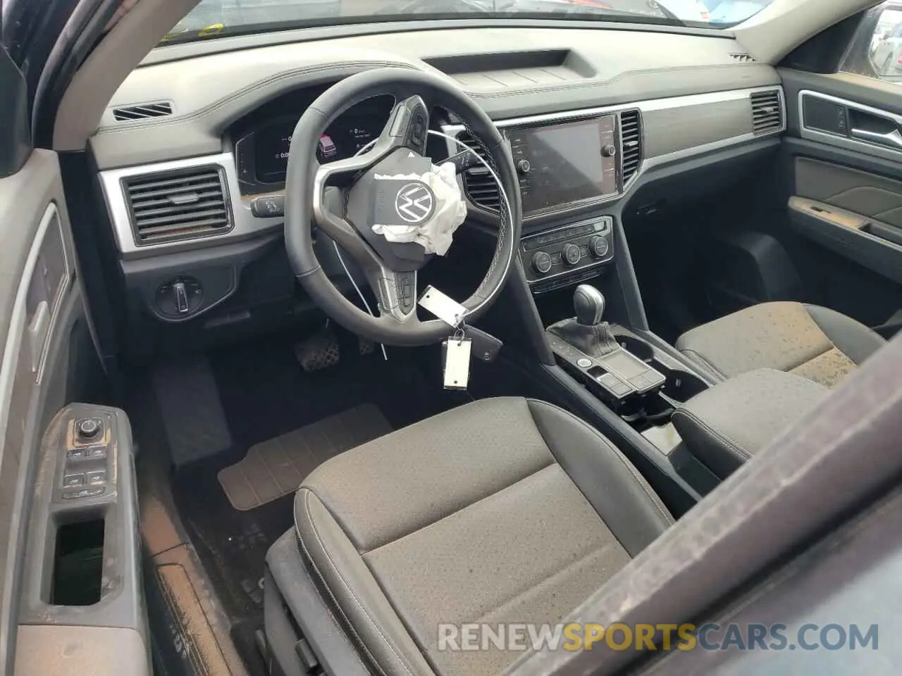 8 Photograph of a damaged car 1V2JR2CA5NC518233 VOLKSWAGEN ATLAS 2022