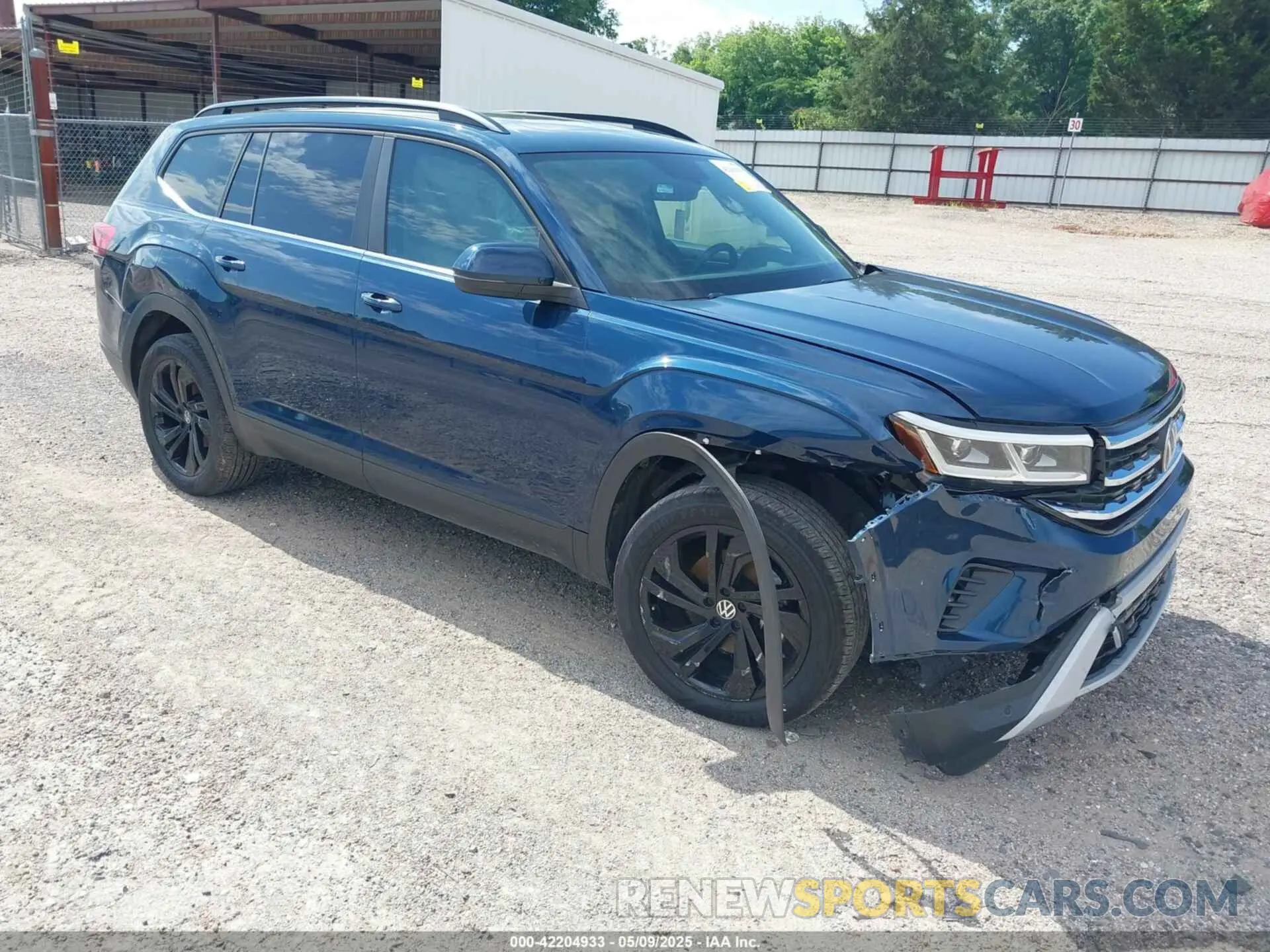 1 Photograph of a damaged car 1V2JR2CA5NC533766 VOLKSWAGEN ATLAS 2022